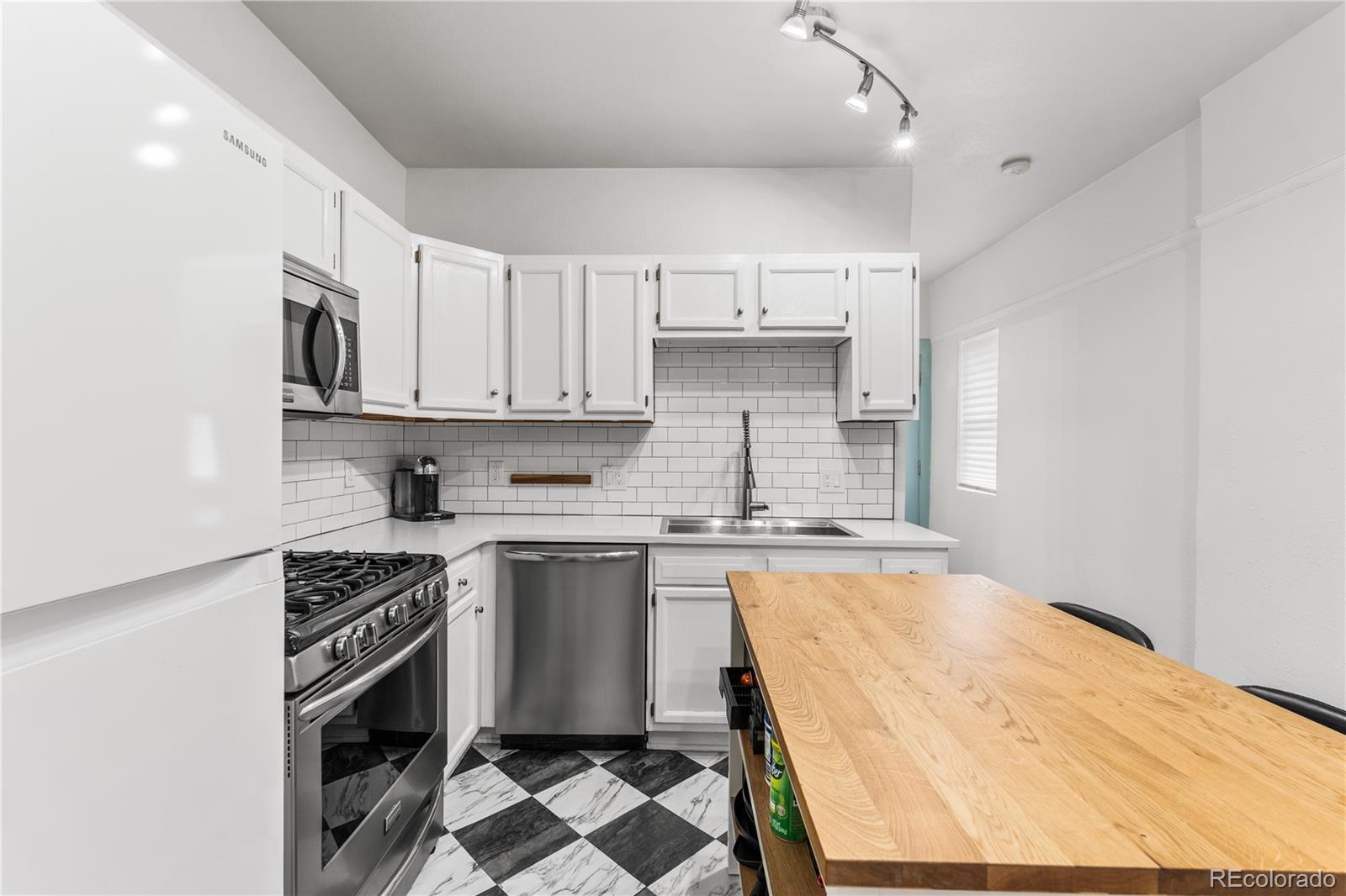 MLS Image #6 for 2465 w caithness place,denver, Colorado