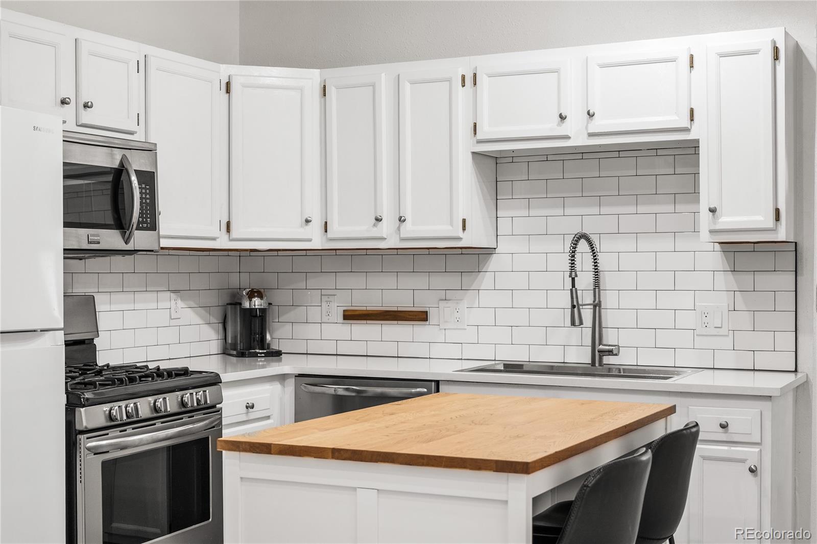 MLS Image #7 for 2465 w caithness place,denver, Colorado