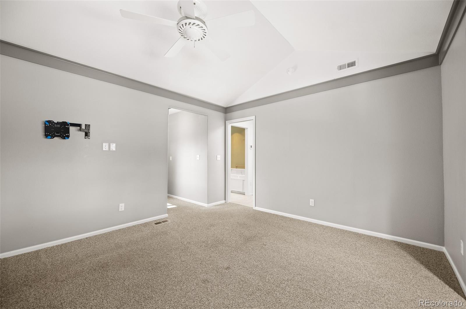 MLS Image #10 for 4605 s yosemite street,denver, Colorado