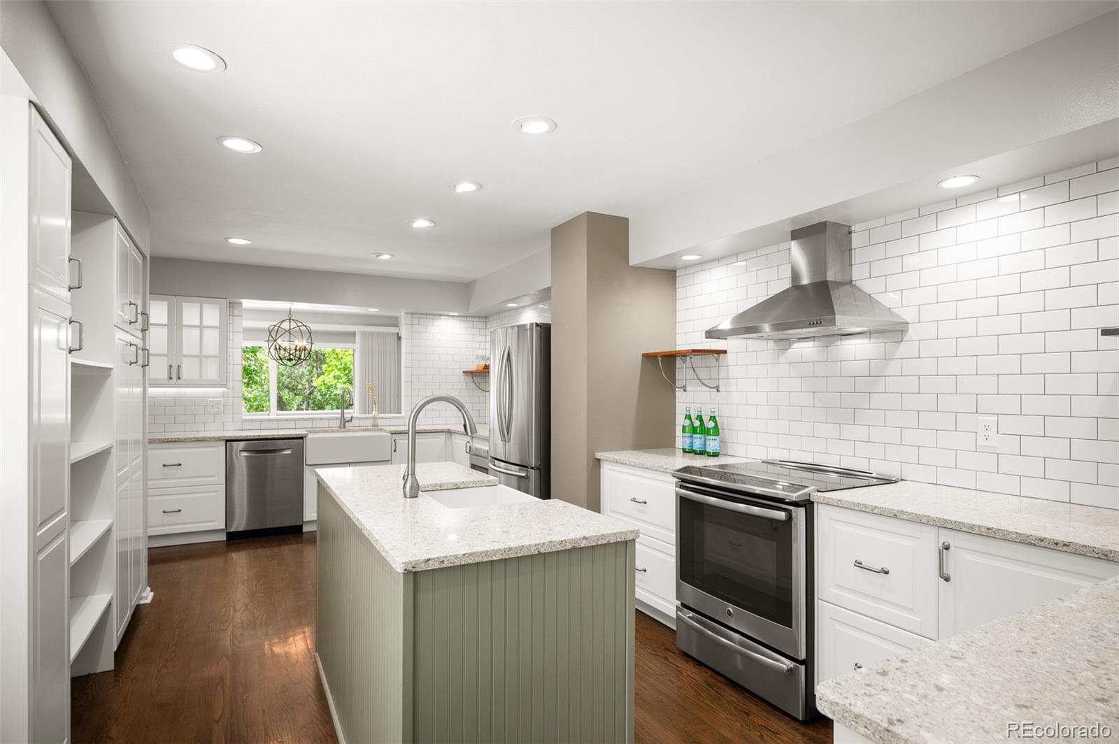MLS Image #5 for 4605 s yosemite street,denver, Colorado