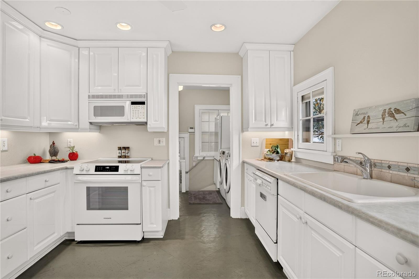 MLS Image #17 for 2301 s humboldt street,denver, Colorado