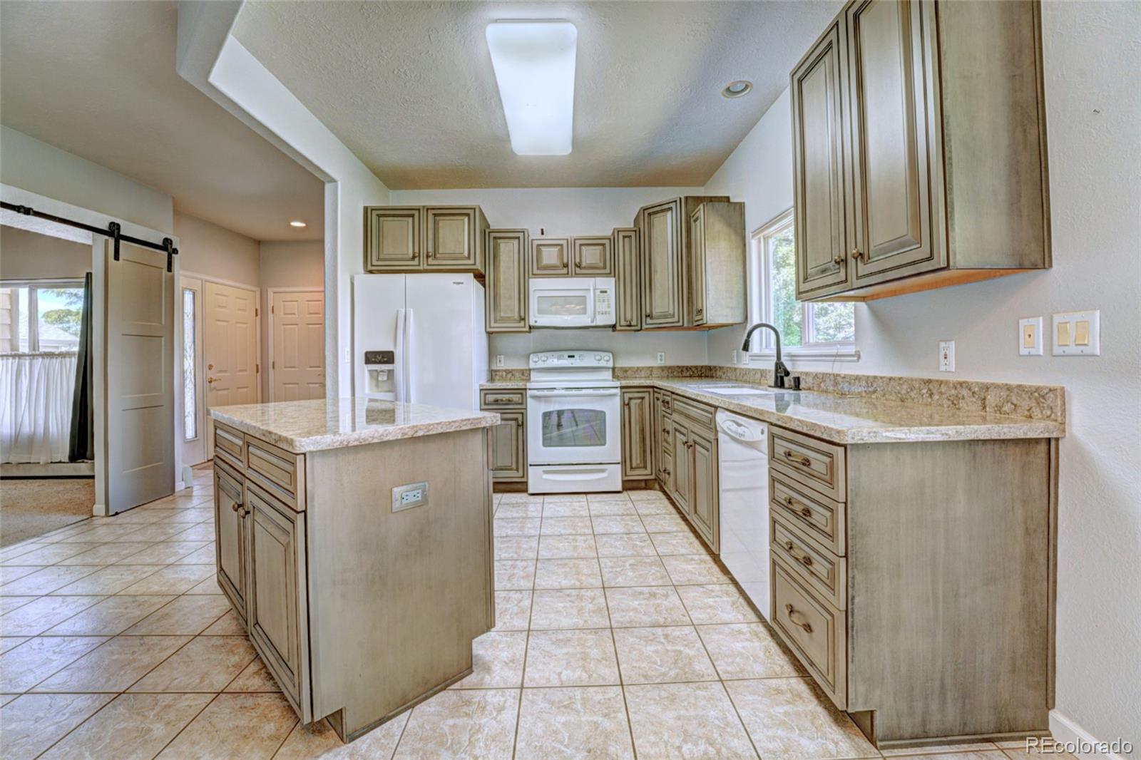MLS Image #14 for 299 nw limberpine circle,parachute, Colorado