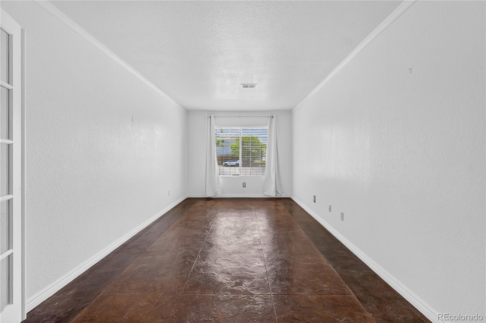 MLS Image #10 for 20604 e 38th place,denver, Colorado