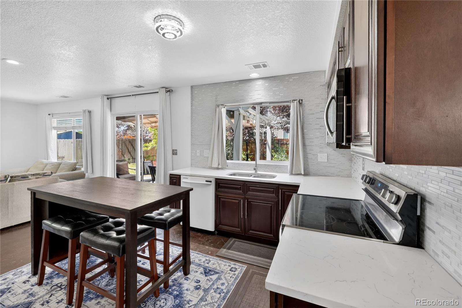 MLS Image #14 for 20604 e 38th place,denver, Colorado