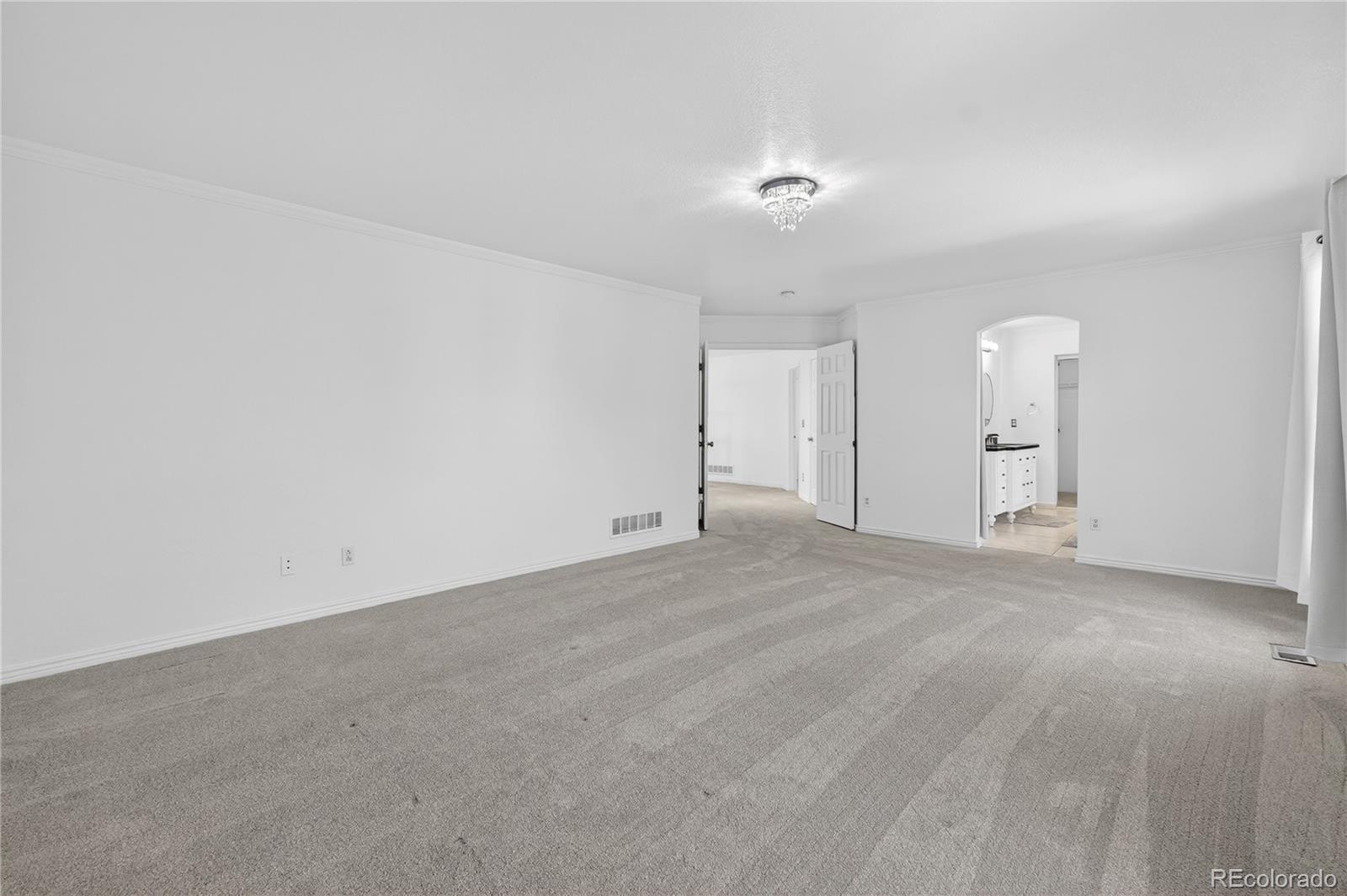 MLS Image #27 for 20604 e 38th place,denver, Colorado