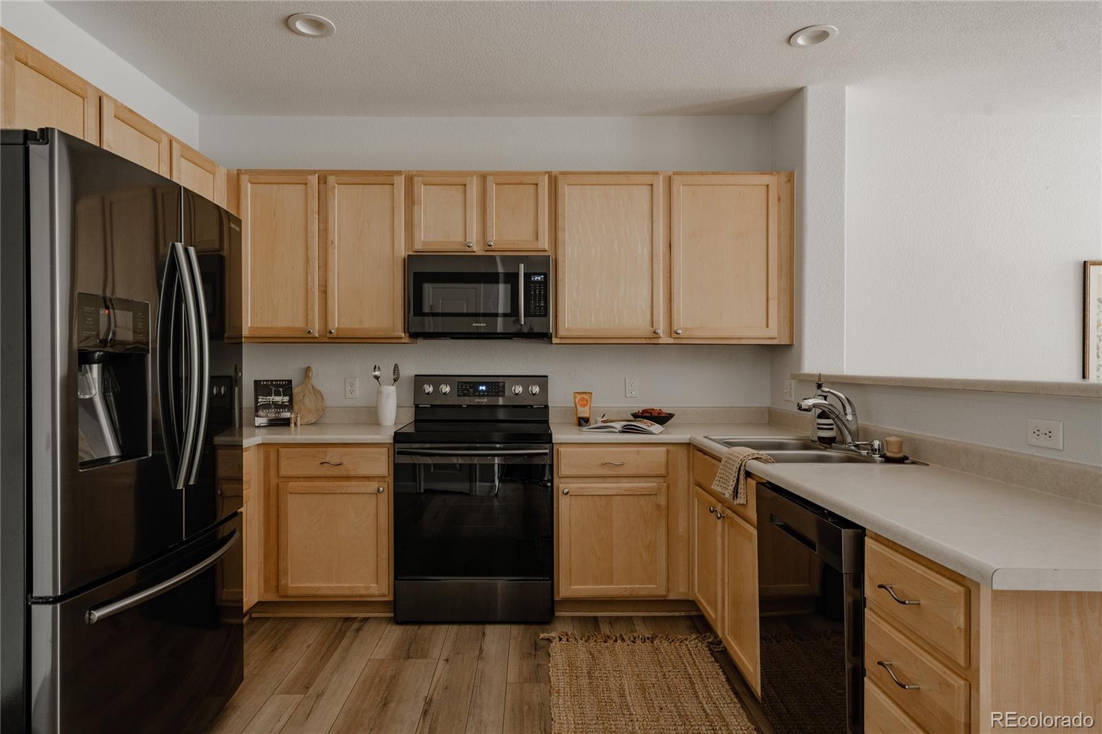 MLS Image #10 for 2598  syracuse street,denver, Colorado