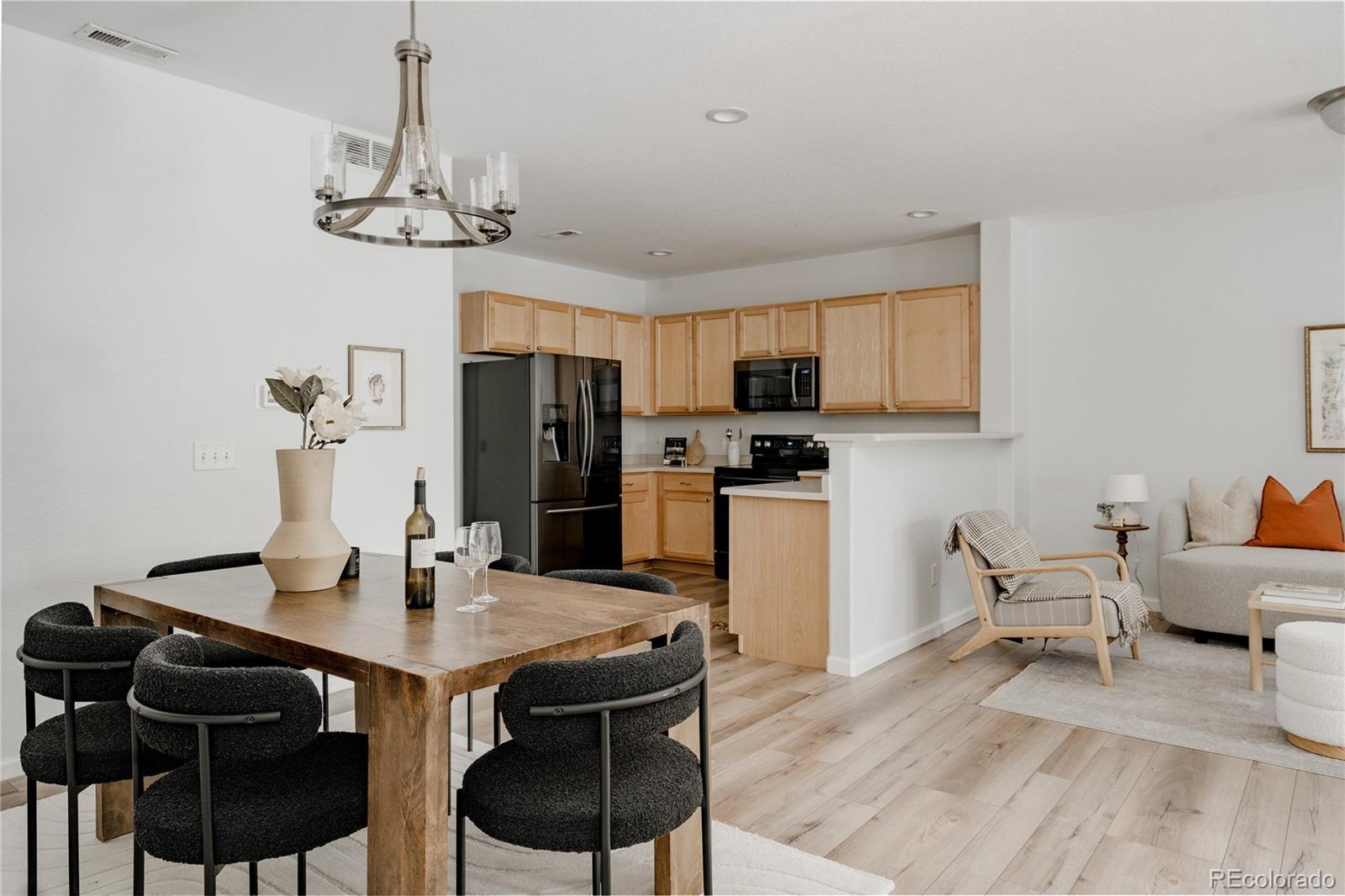 MLS Image #12 for 2598  syracuse street,denver, Colorado