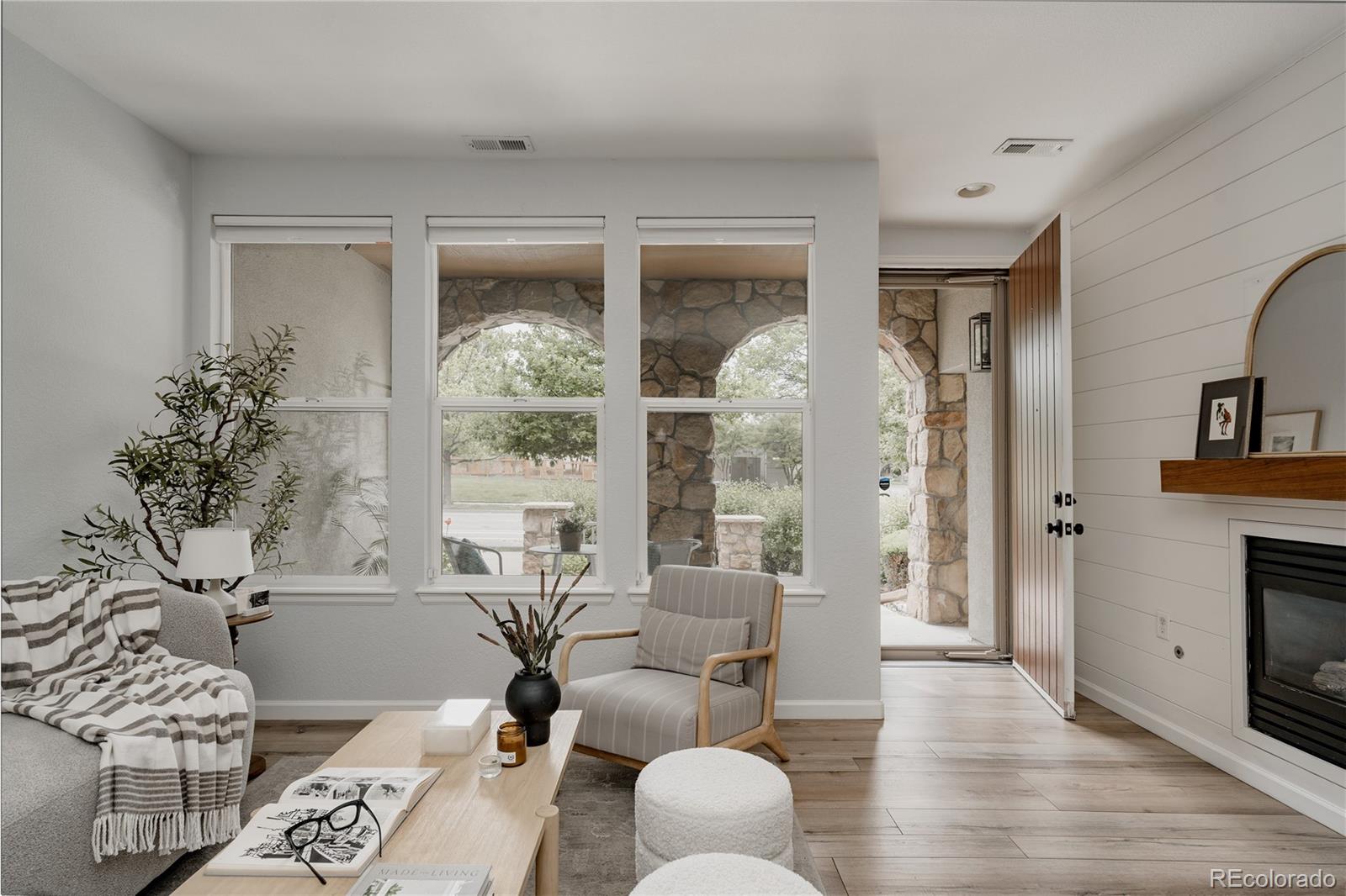 MLS Image #5 for 2598  syracuse street,denver, Colorado