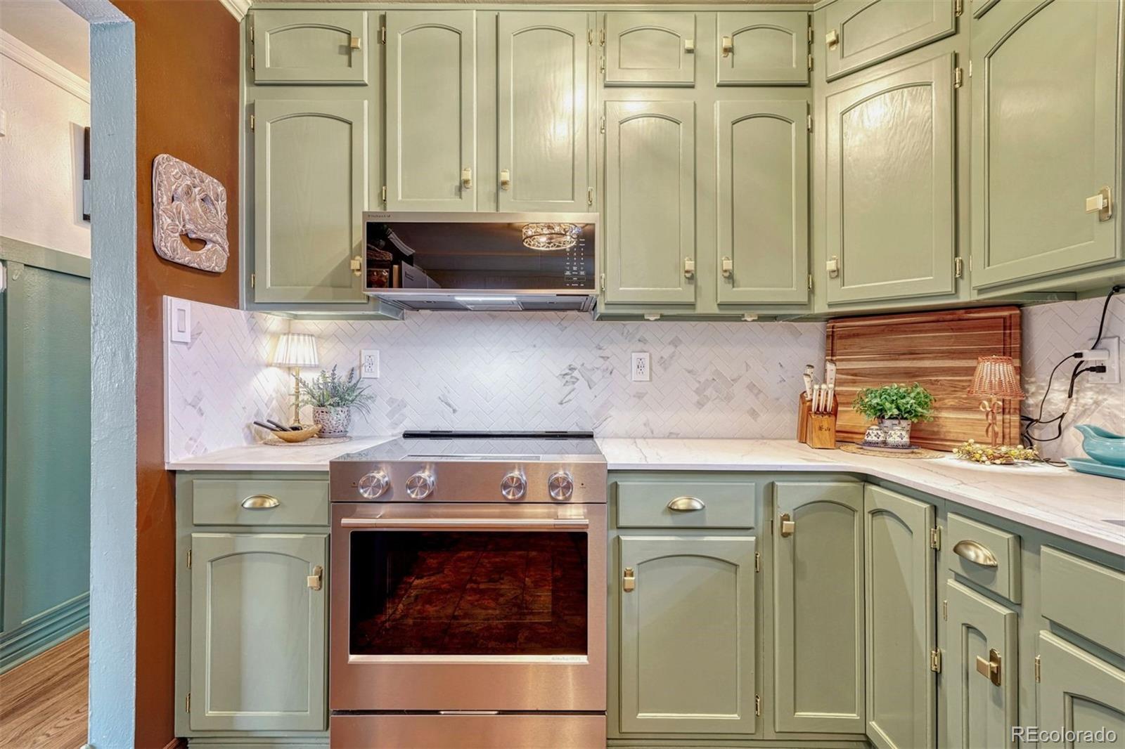 MLS Image #11 for 2830 n institute street,colorado springs, Colorado