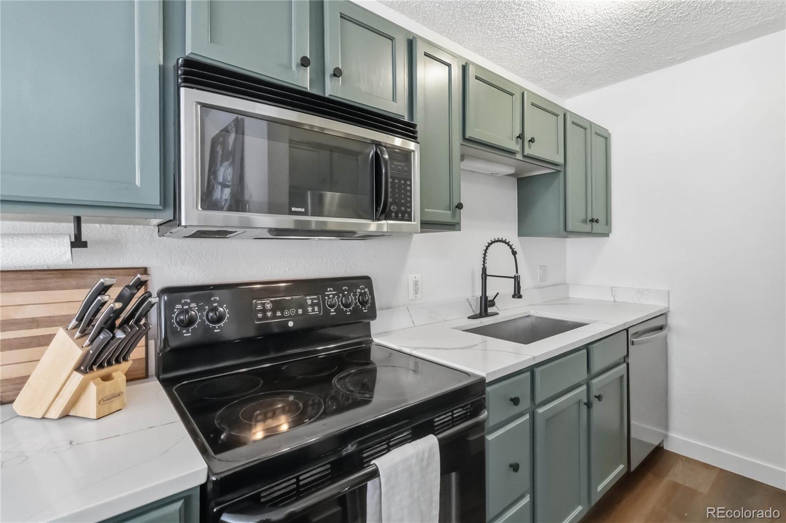 MLS Image #5 for 857 s van gordon court,lakewood, Colorado
