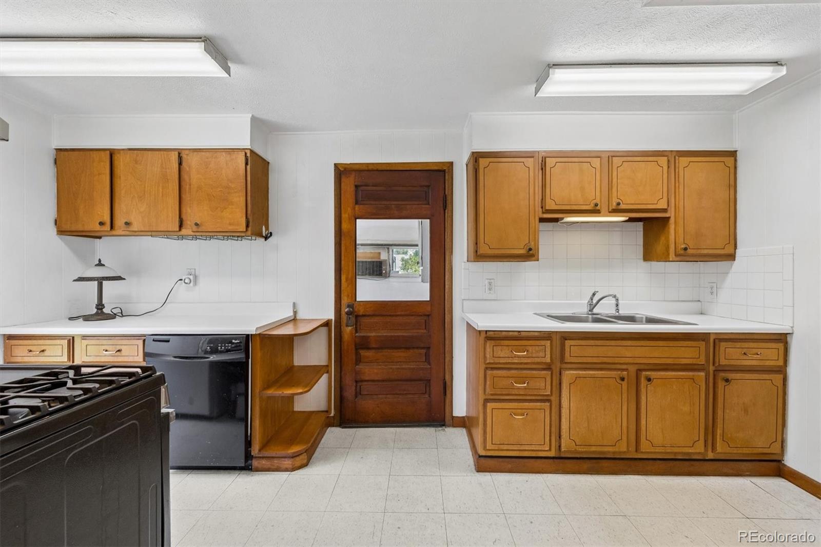 MLS Image #10 for 2111 s grant street,denver, Colorado