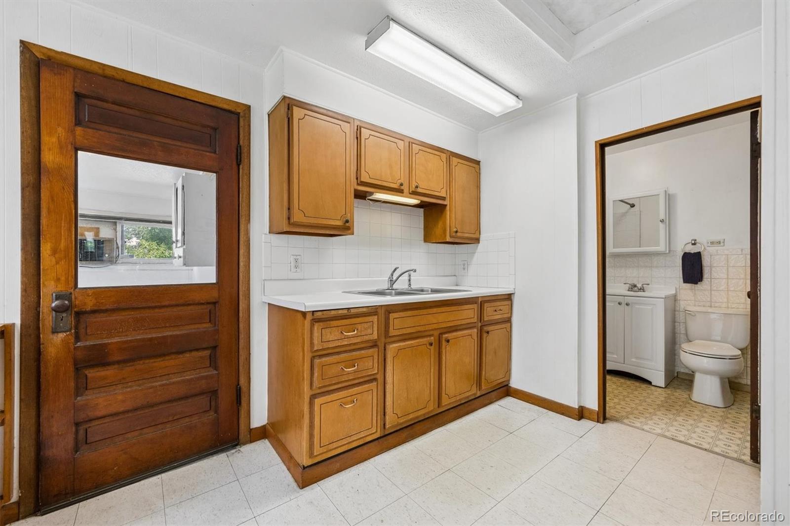 MLS Image #11 for 2111 s grant street,denver, Colorado
