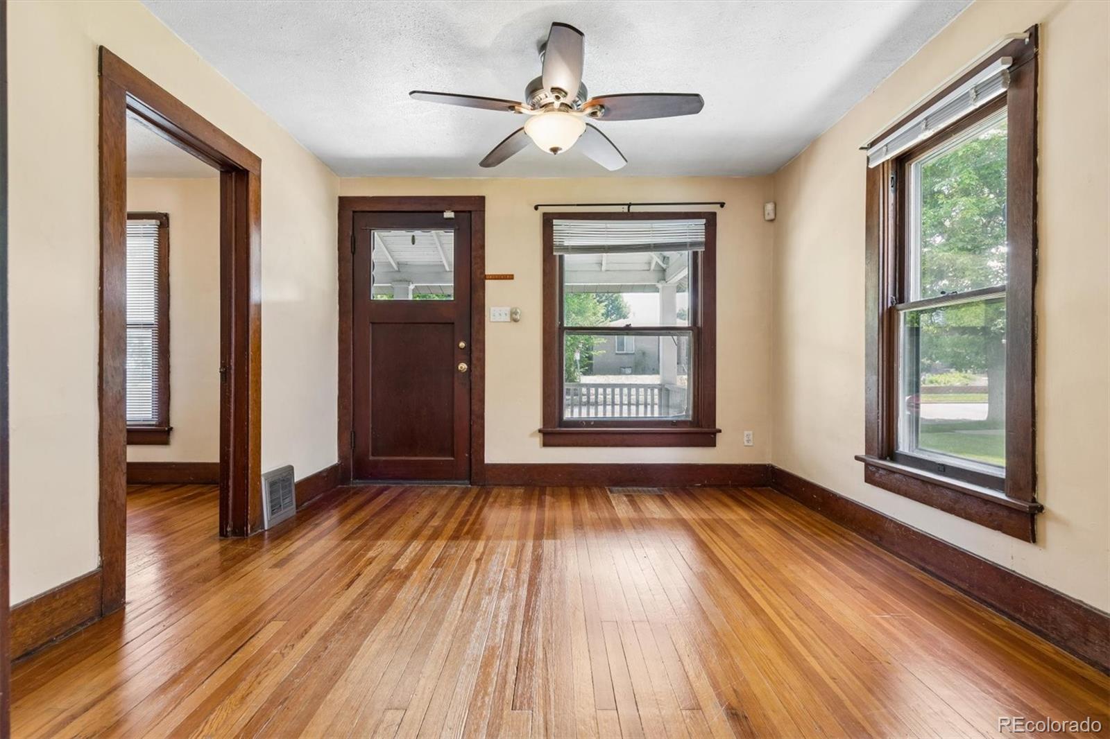 MLS Image #3 for 2111 s grant street,denver, Colorado