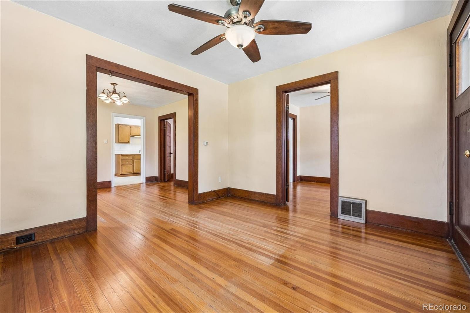MLS Image #5 for 2111 s grant street,denver, Colorado