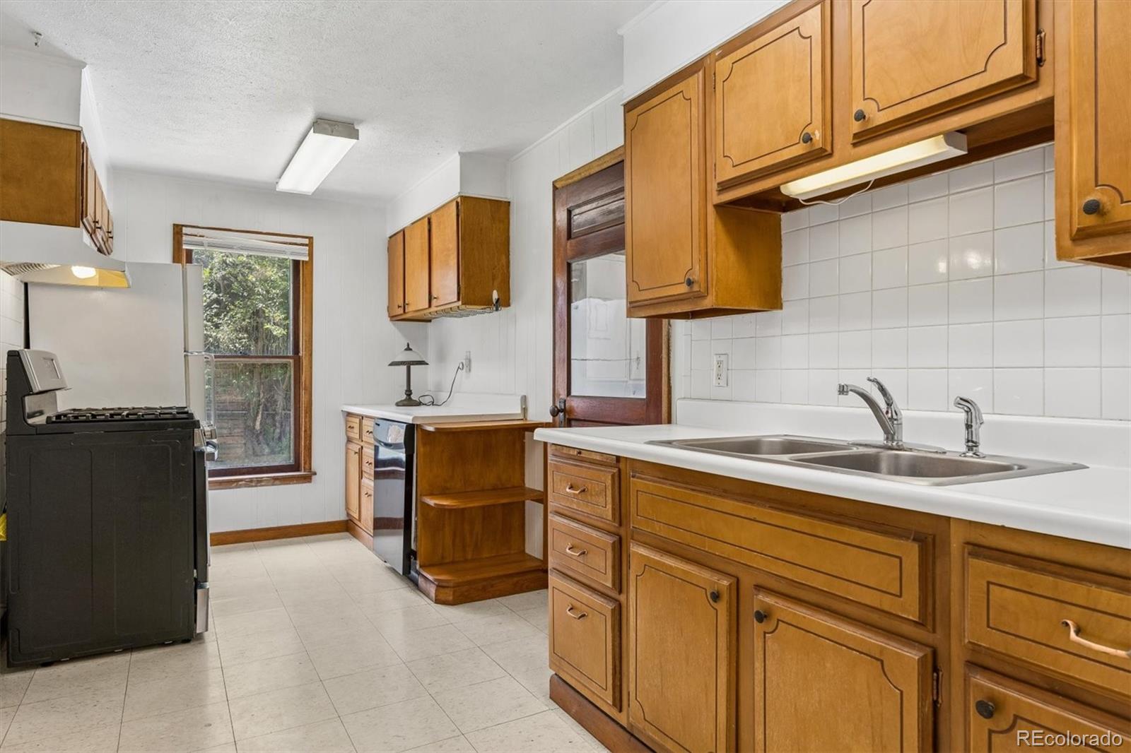 MLS Image #8 for 2111 s grant street,denver, Colorado