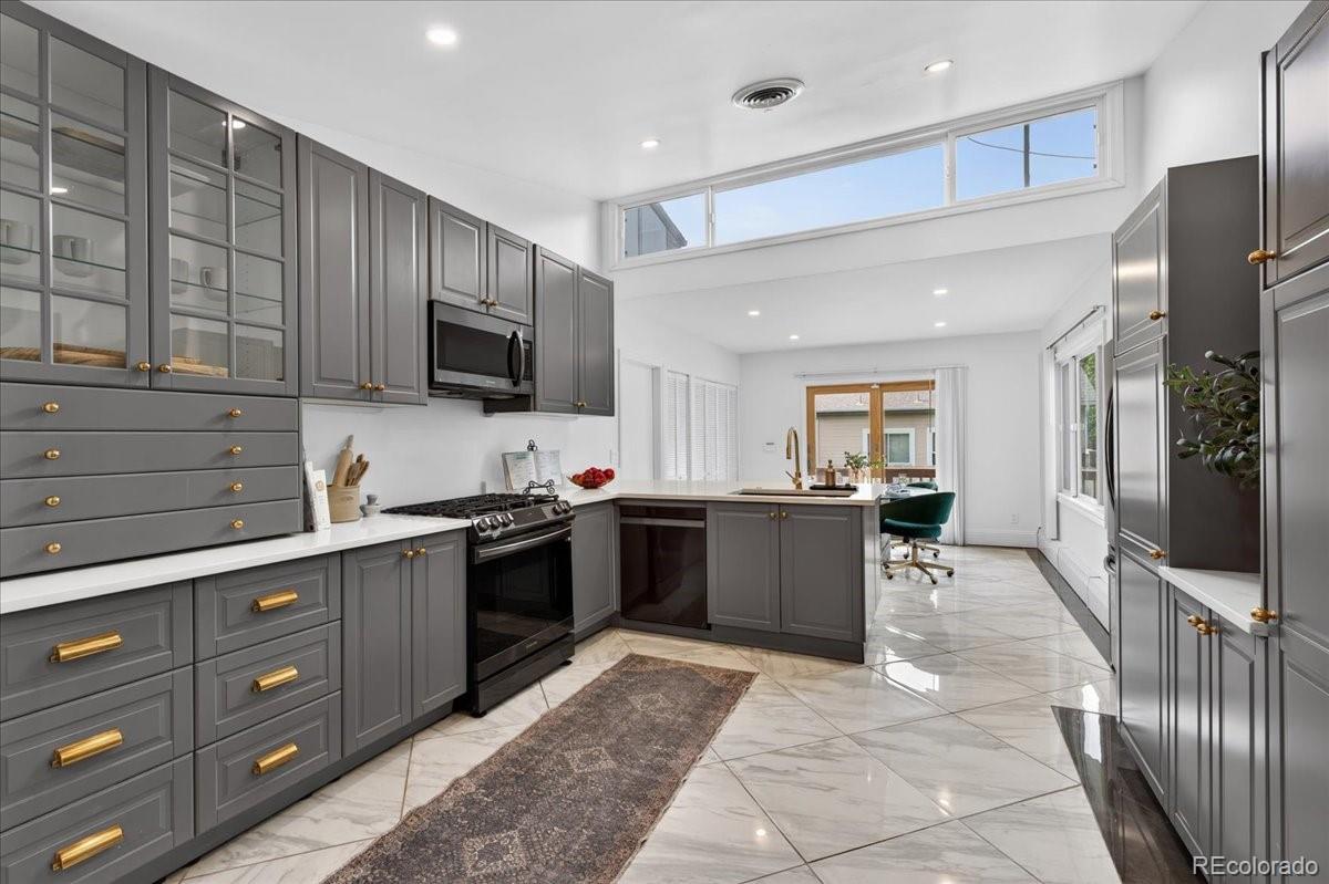 MLS Image #12 for 301 s poplar street,denver, Colorado