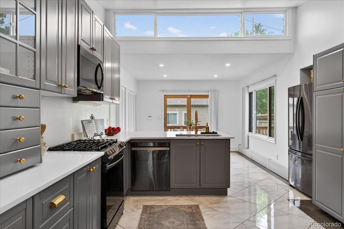 MLS Image #13 for 301 s poplar street,denver, Colorado