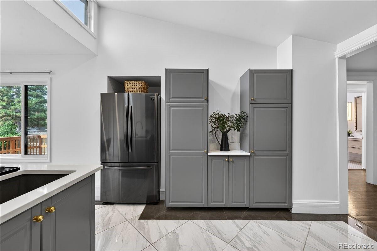 MLS Image #14 for 301 s poplar street,denver, Colorado