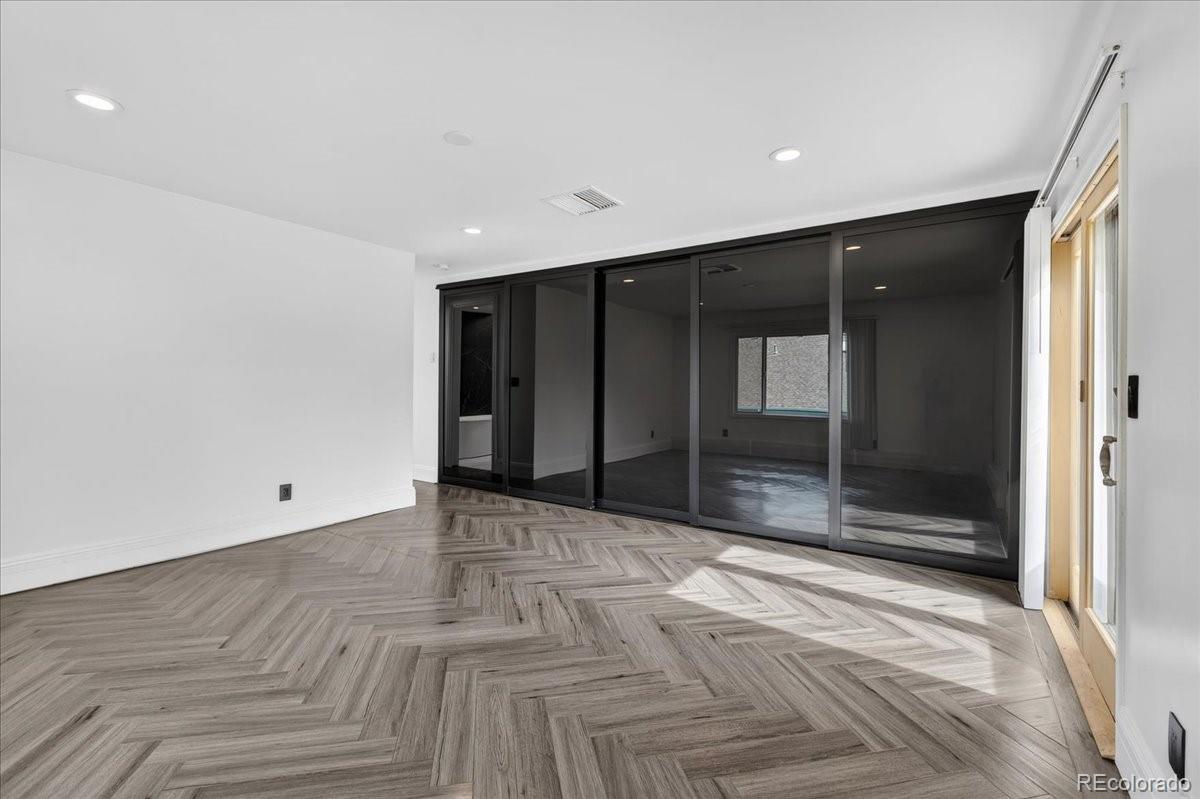 MLS Image #28 for 301 s poplar street,denver, Colorado