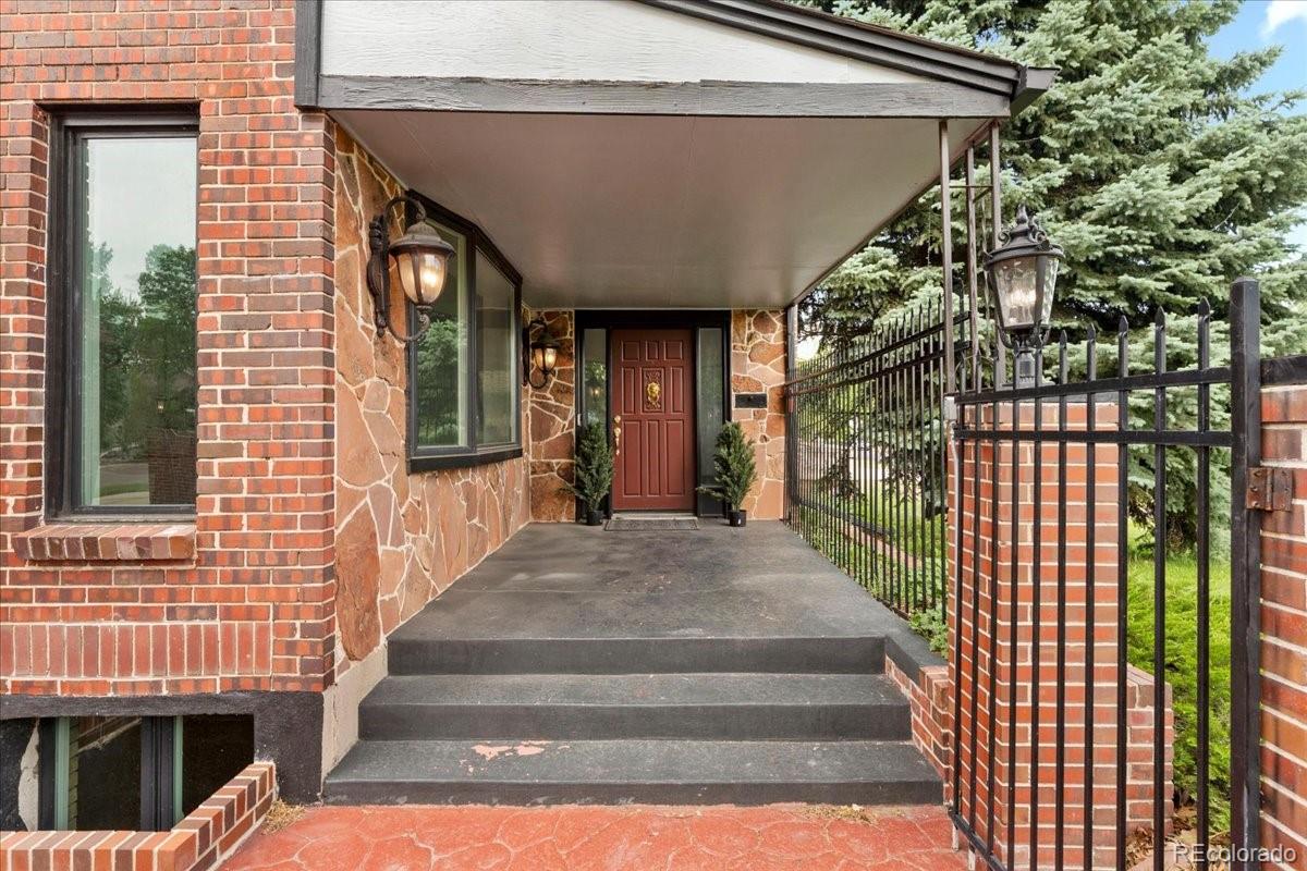 MLS Image #3 for 301 s poplar street,denver, Colorado