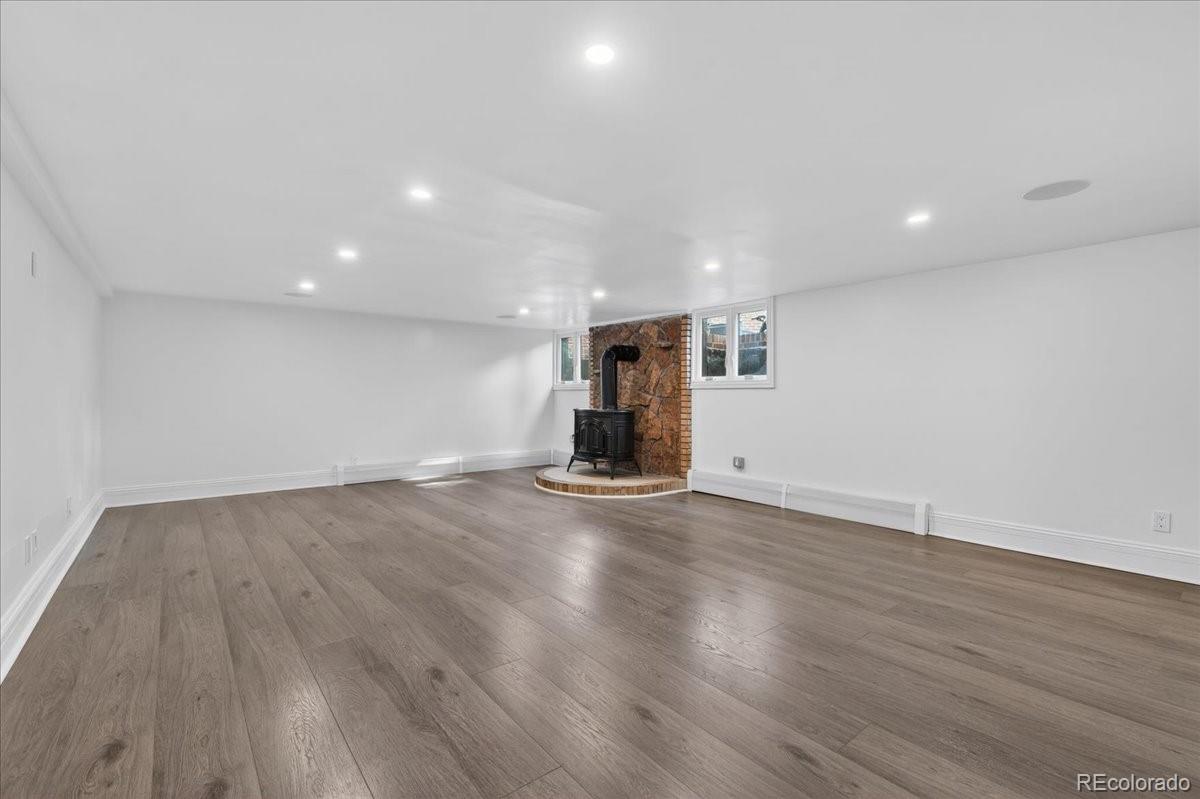 MLS Image #35 for 301 s poplar street,denver, Colorado