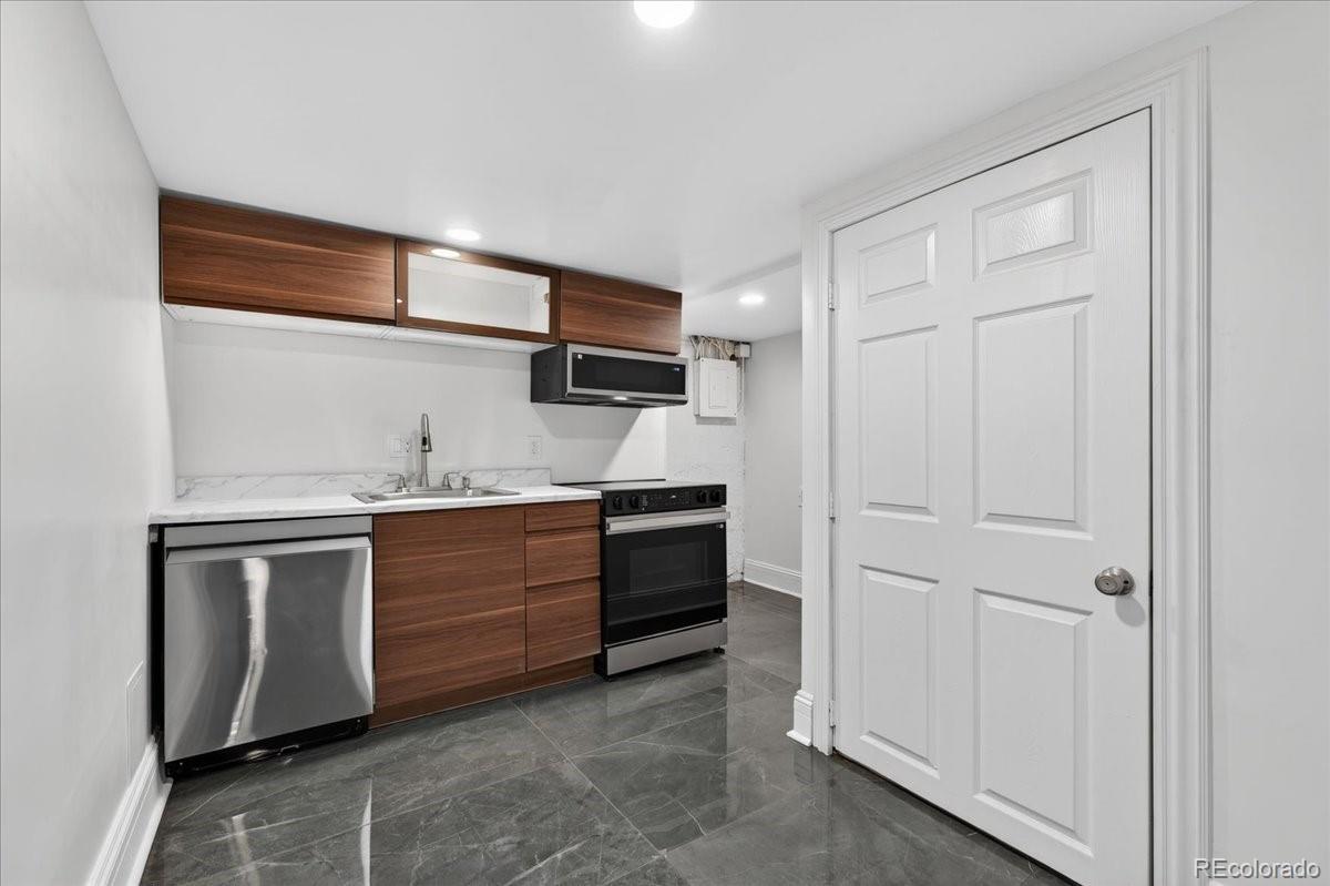 MLS Image #37 for 301 s poplar street,denver, Colorado