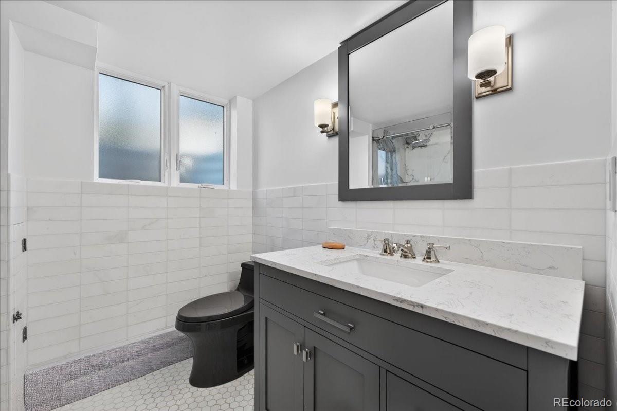MLS Image #38 for 301 s poplar street,denver, Colorado
