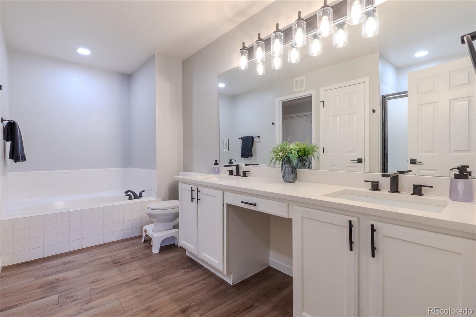 MLS Image #18 for 4271 s blackhawk circle,aurora, Colorado
