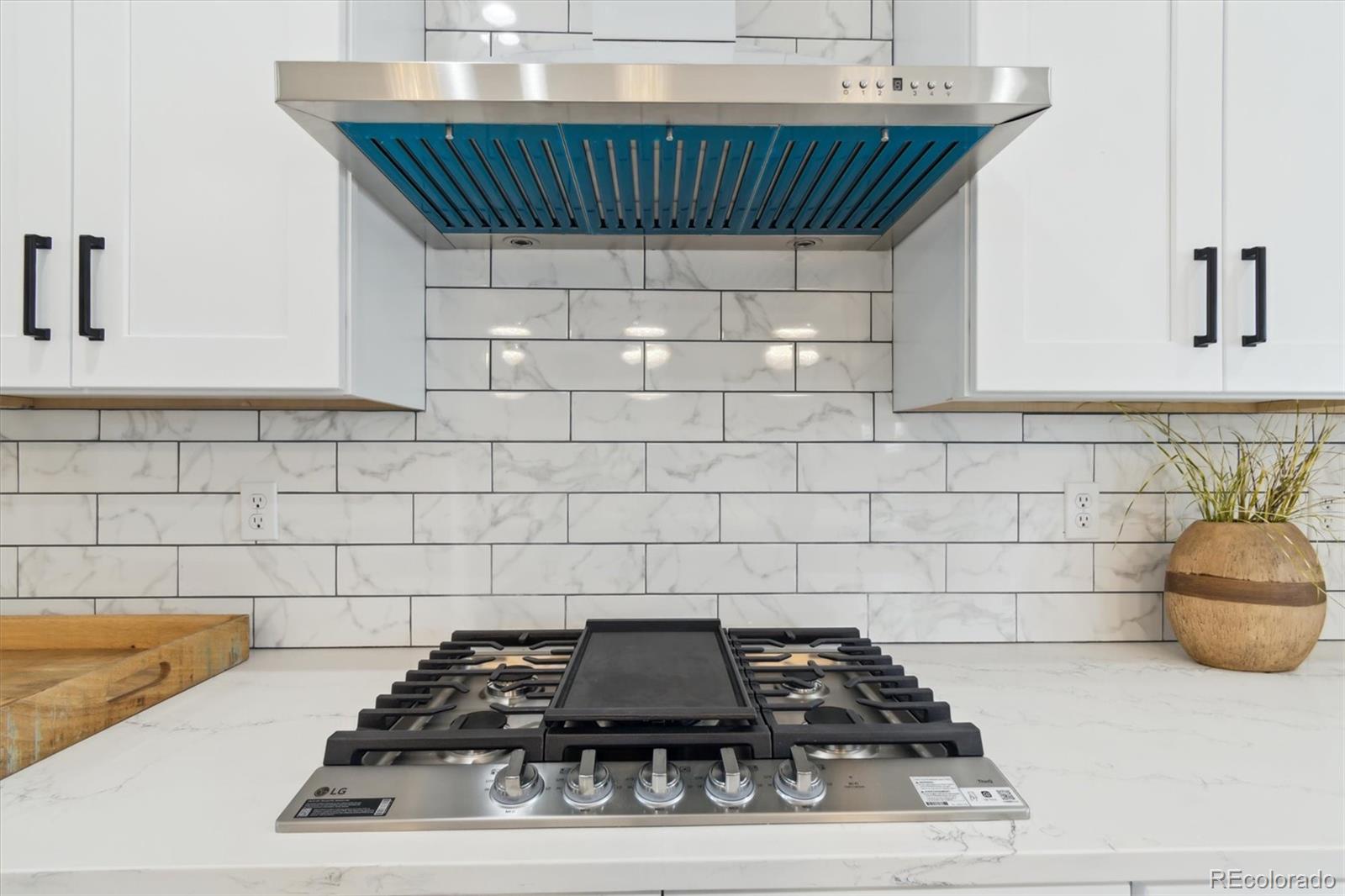 MLS Image #12 for 2317 s galapago street,denver, Colorado