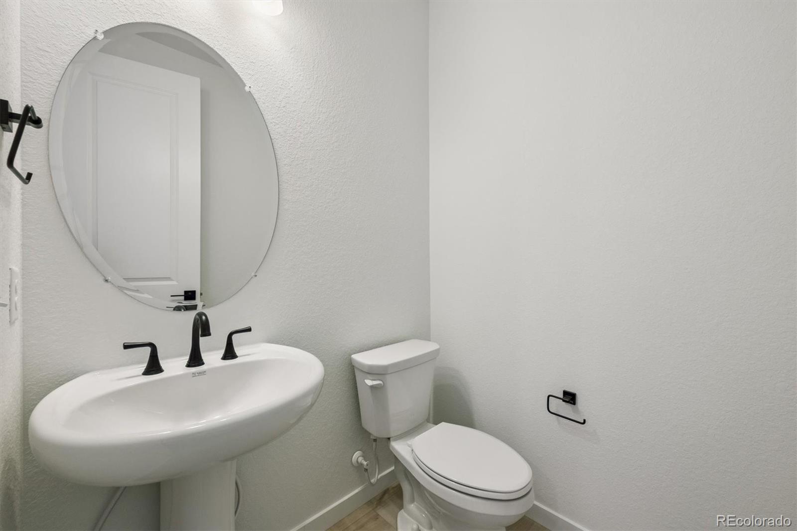 MLS Image #5 for 25294 e warren place,aurora, Colorado