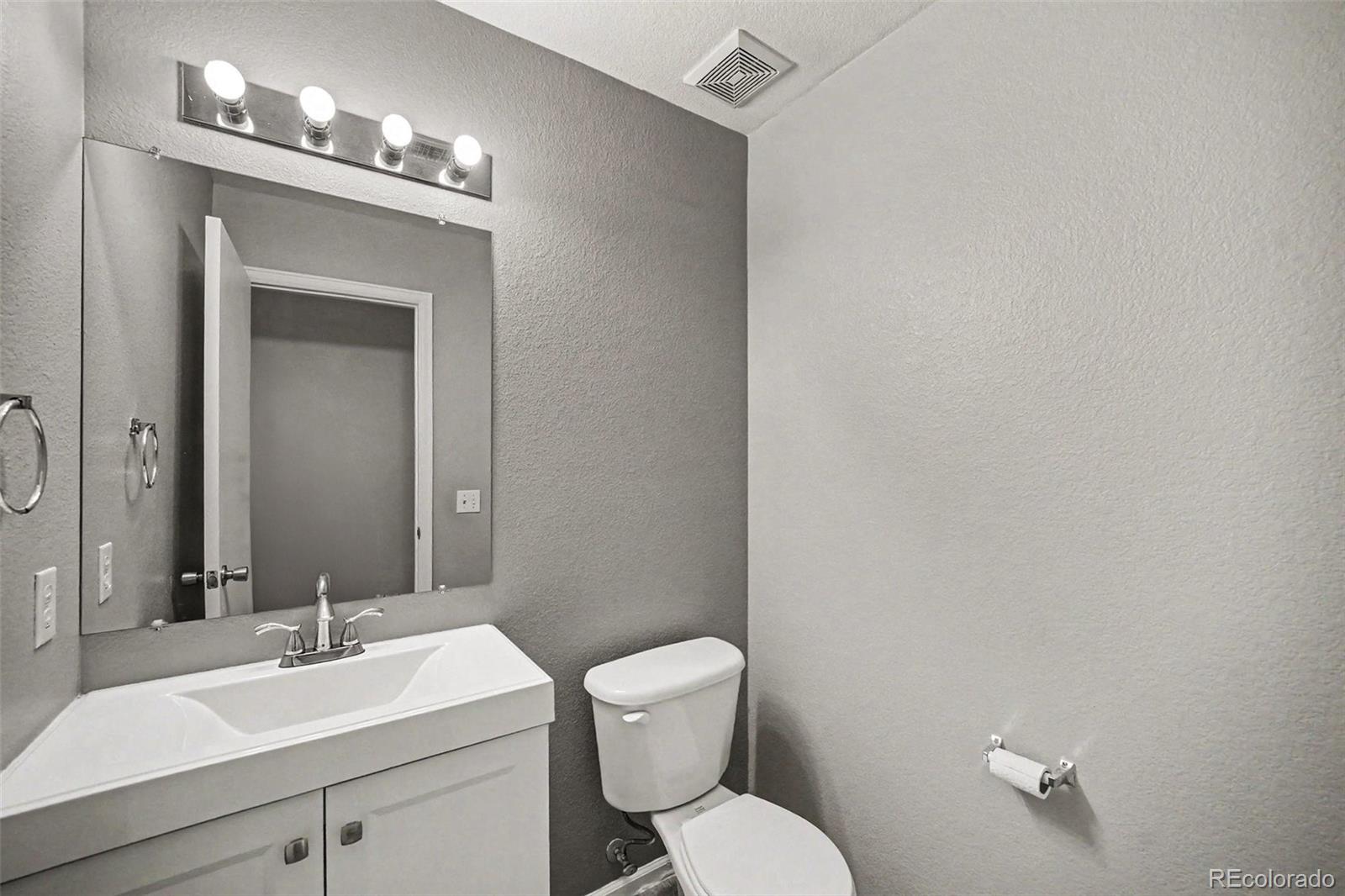 MLS Image #15 for 21532 e 47th avenue,denver, Colorado