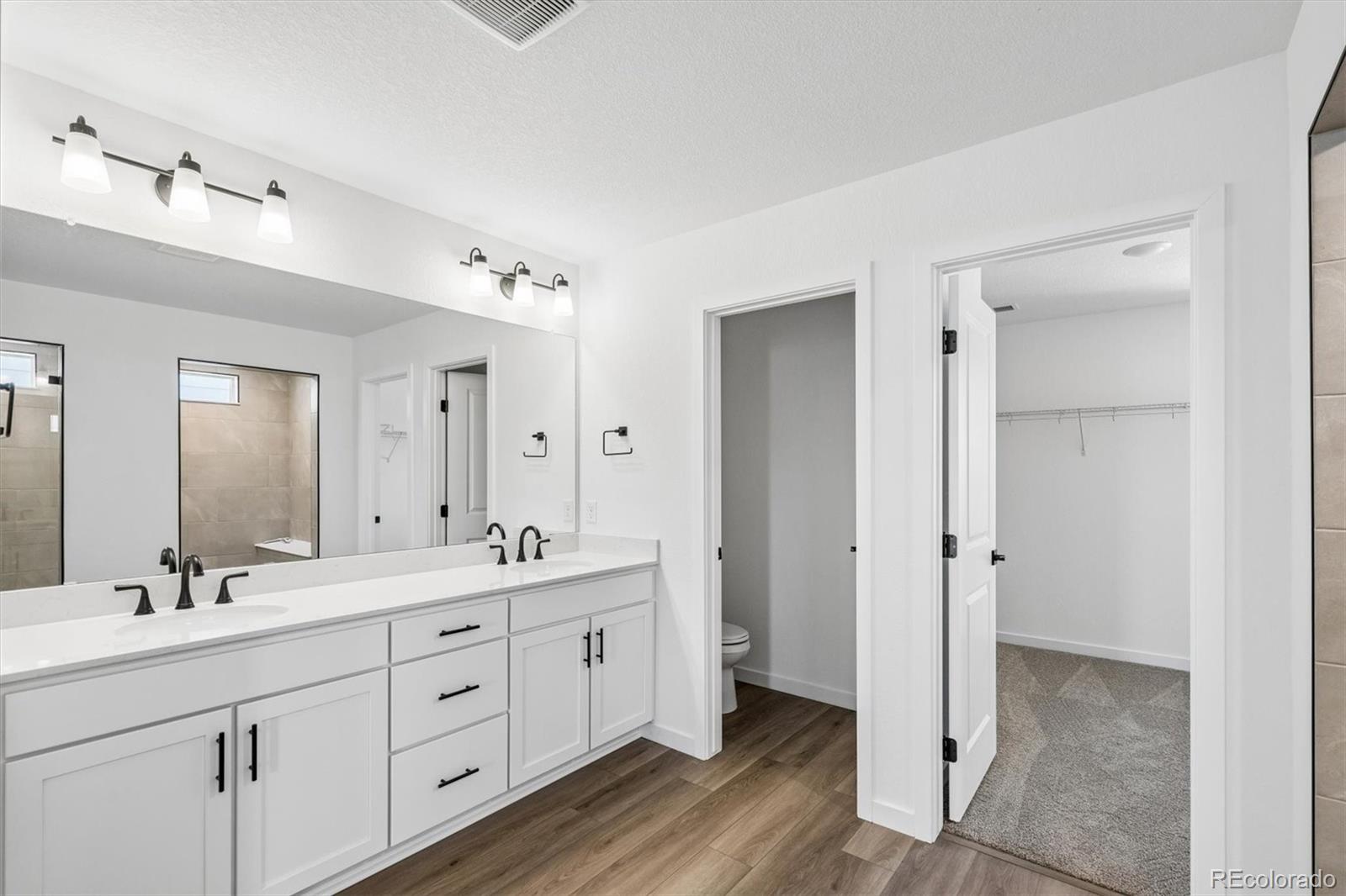 MLS Image #13 for 25264 e warren place,aurora, Colorado