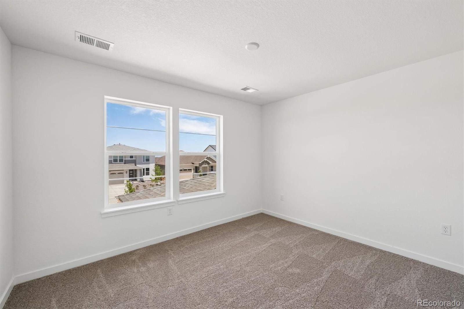 MLS Image #15 for 25264 e warren place,aurora, Colorado