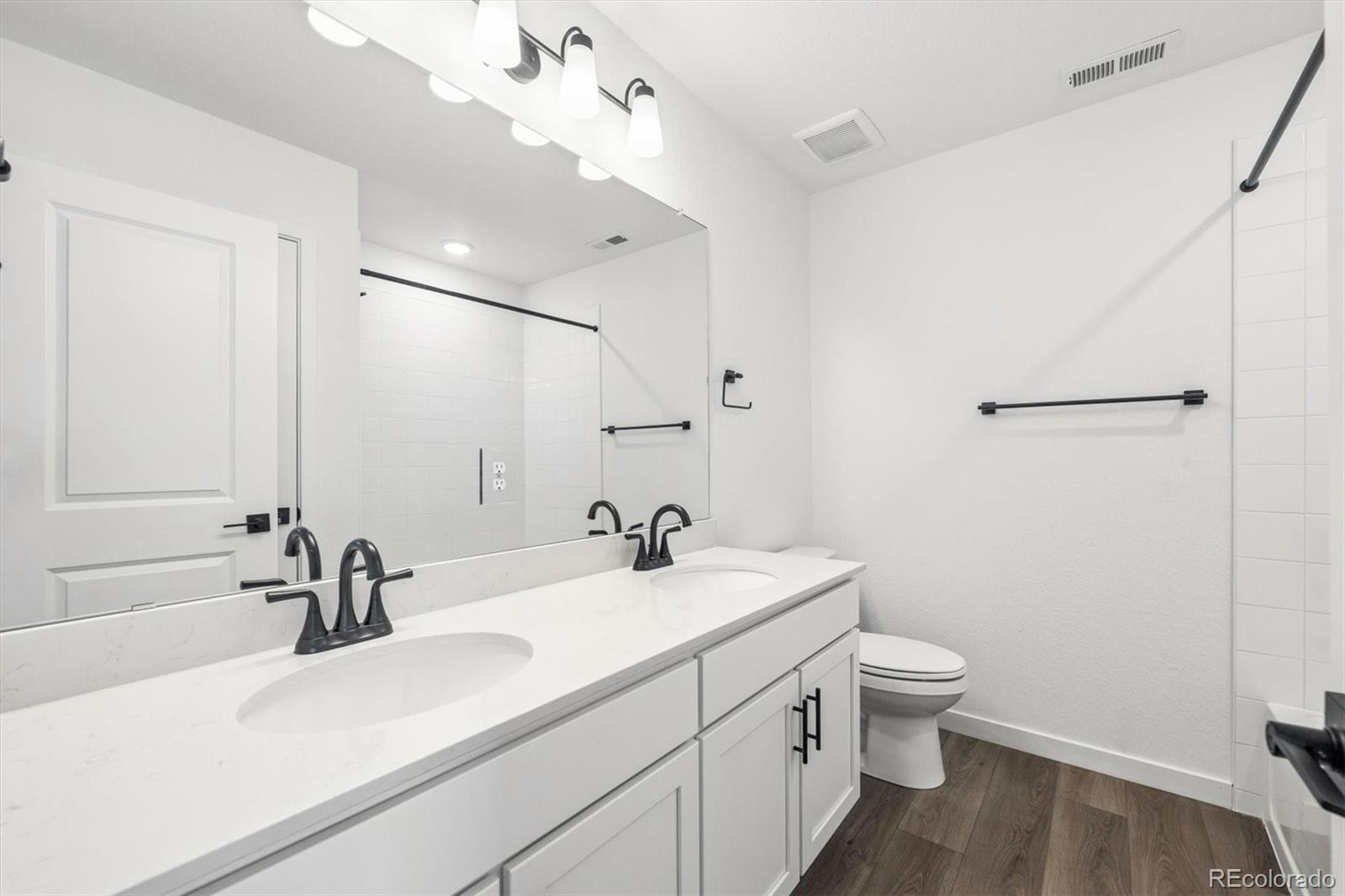 MLS Image #16 for 25264 e warren place,aurora, Colorado