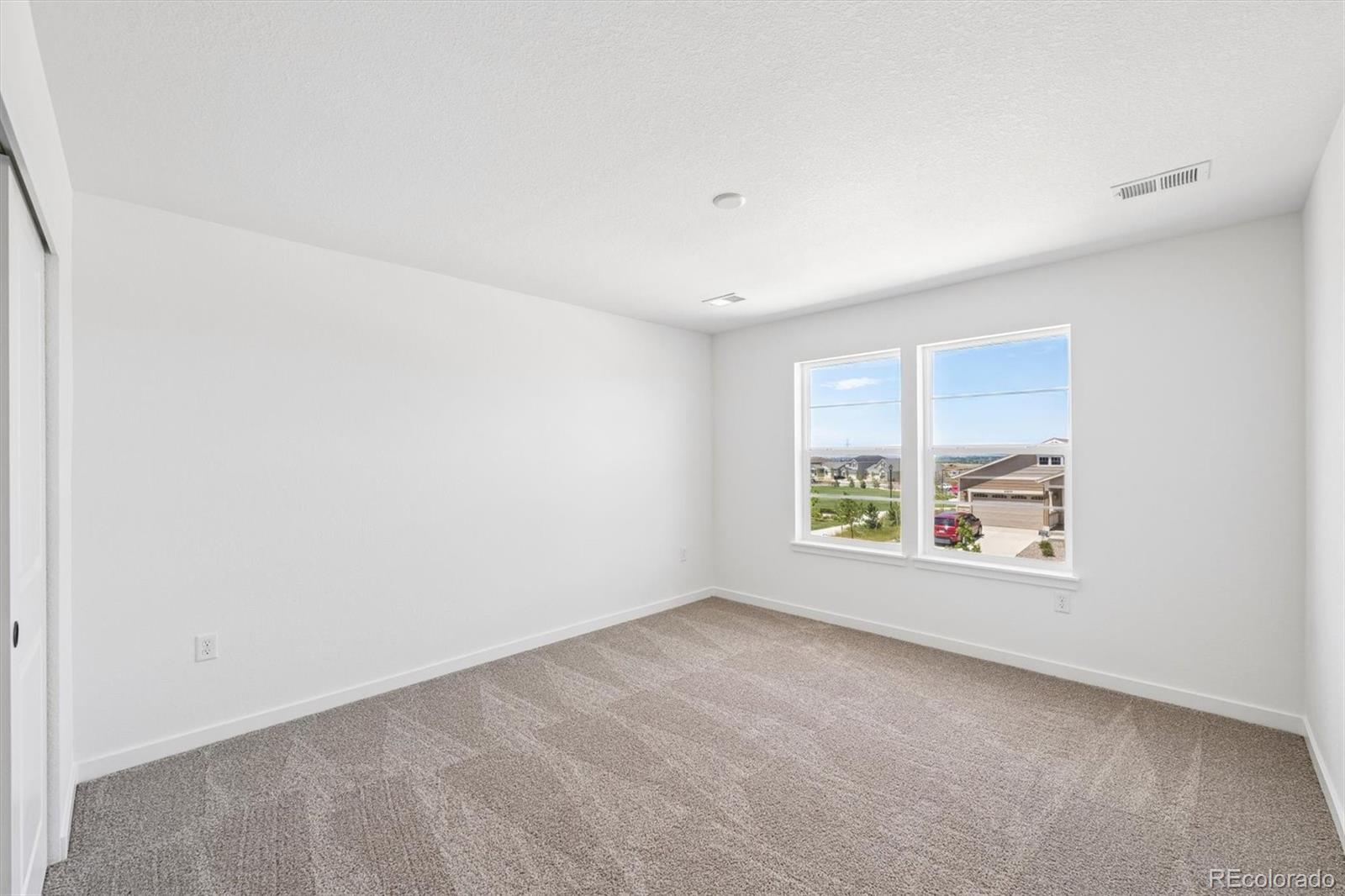 MLS Image #17 for 25264 e warren place,aurora, Colorado