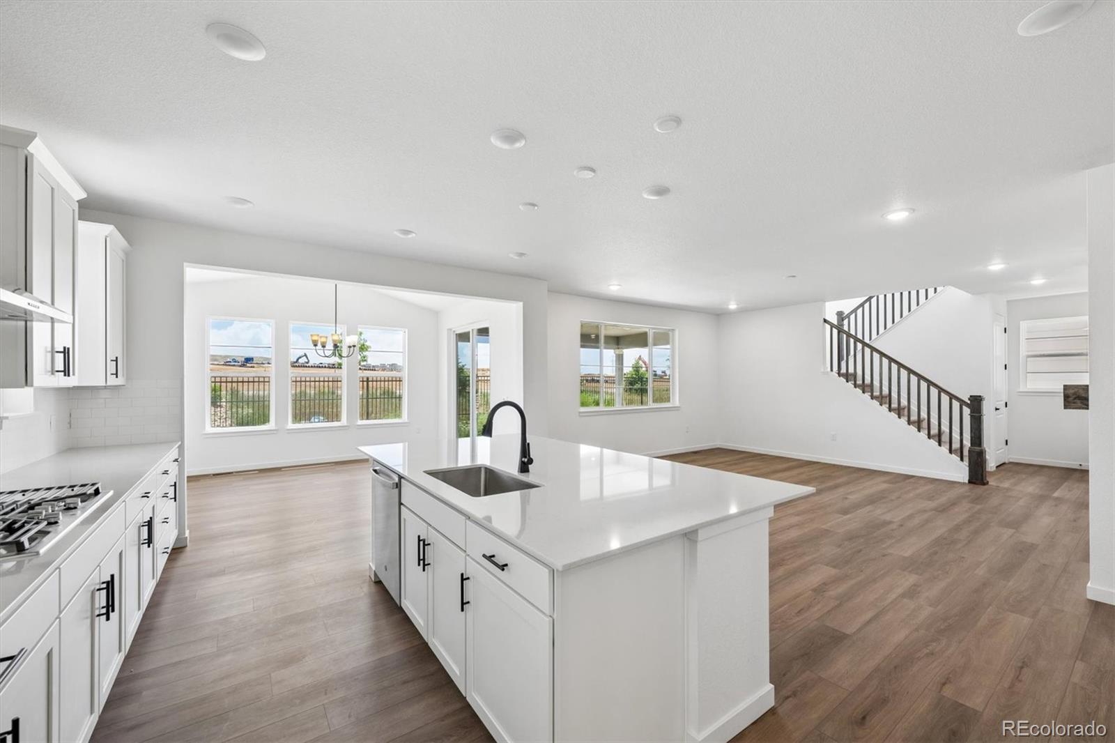 MLS Image #5 for 25264 e warren place,aurora, Colorado