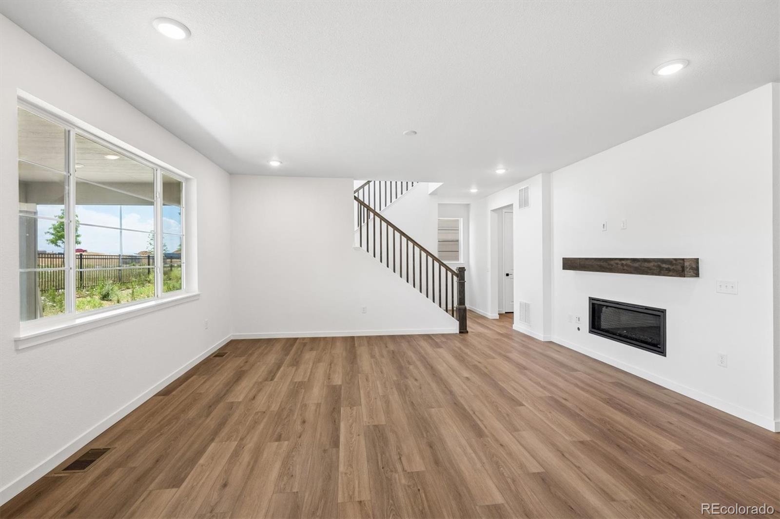 MLS Image #7 for 25264 e warren place,aurora, Colorado