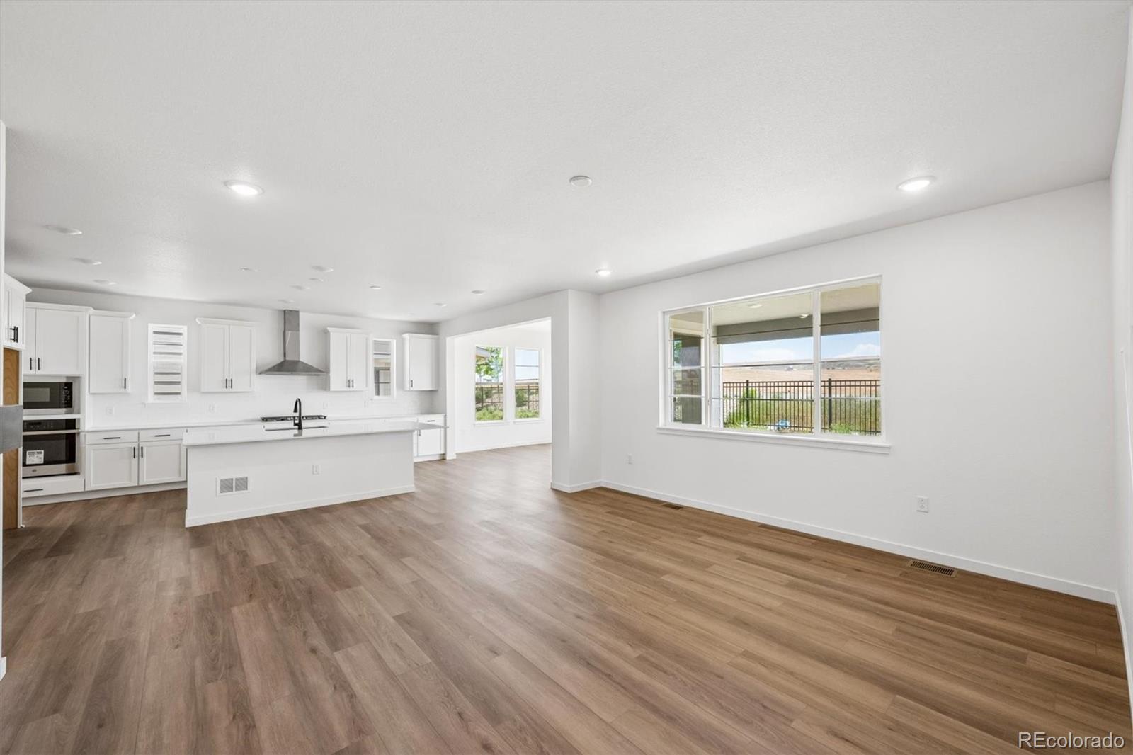 MLS Image #8 for 25264 e warren place,aurora, Colorado