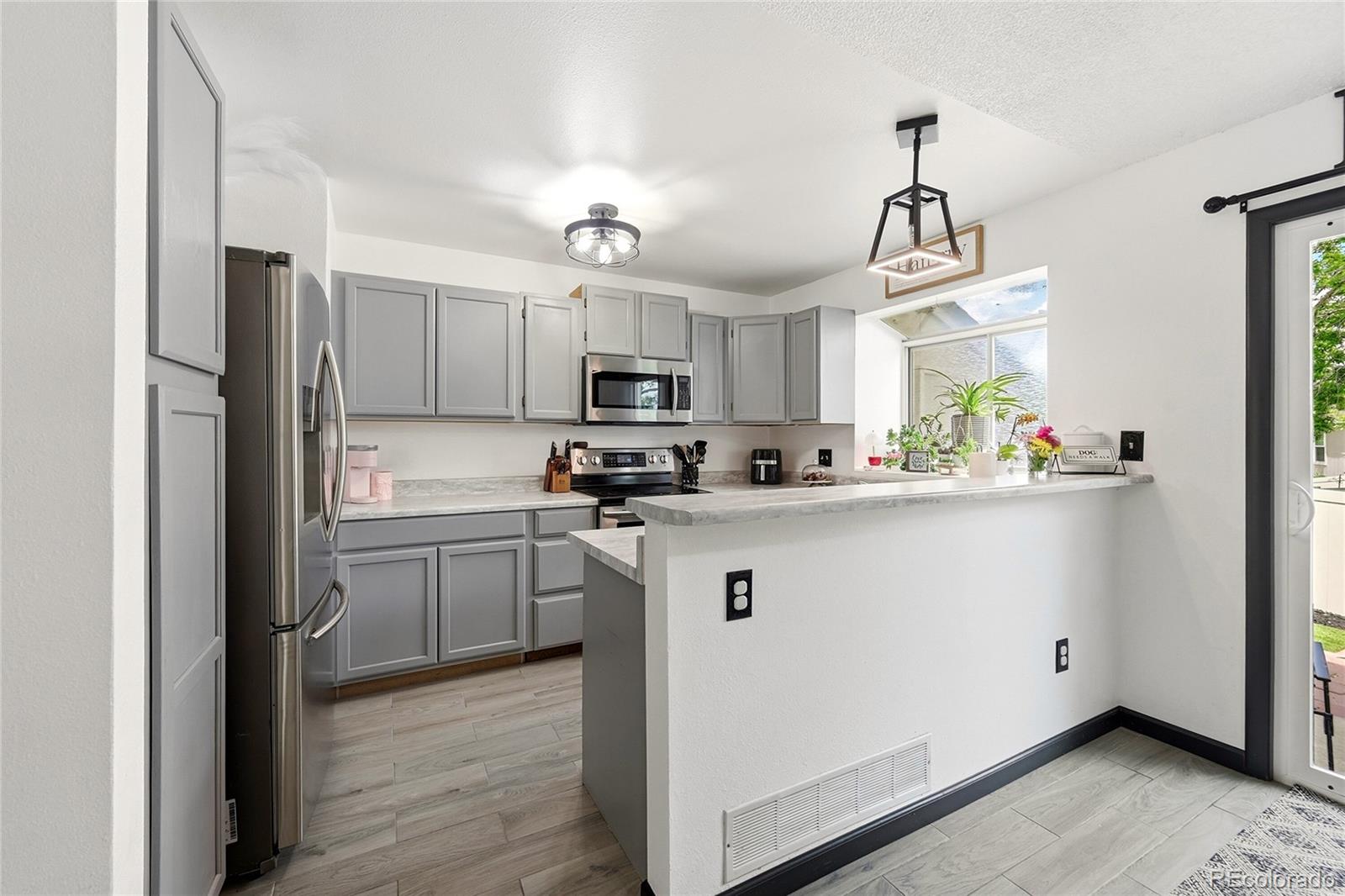 MLS Image #10 for 9713 w chatfield avenue,littleton, Colorado