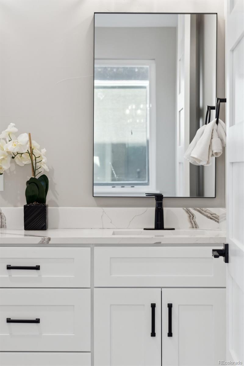MLS Image #23 for 2319 s galapago street,denver, Colorado