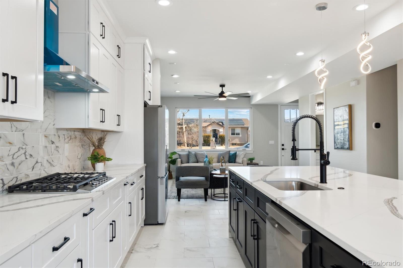 MLS Image #16 for 2321 s galapago street,denver, Colorado