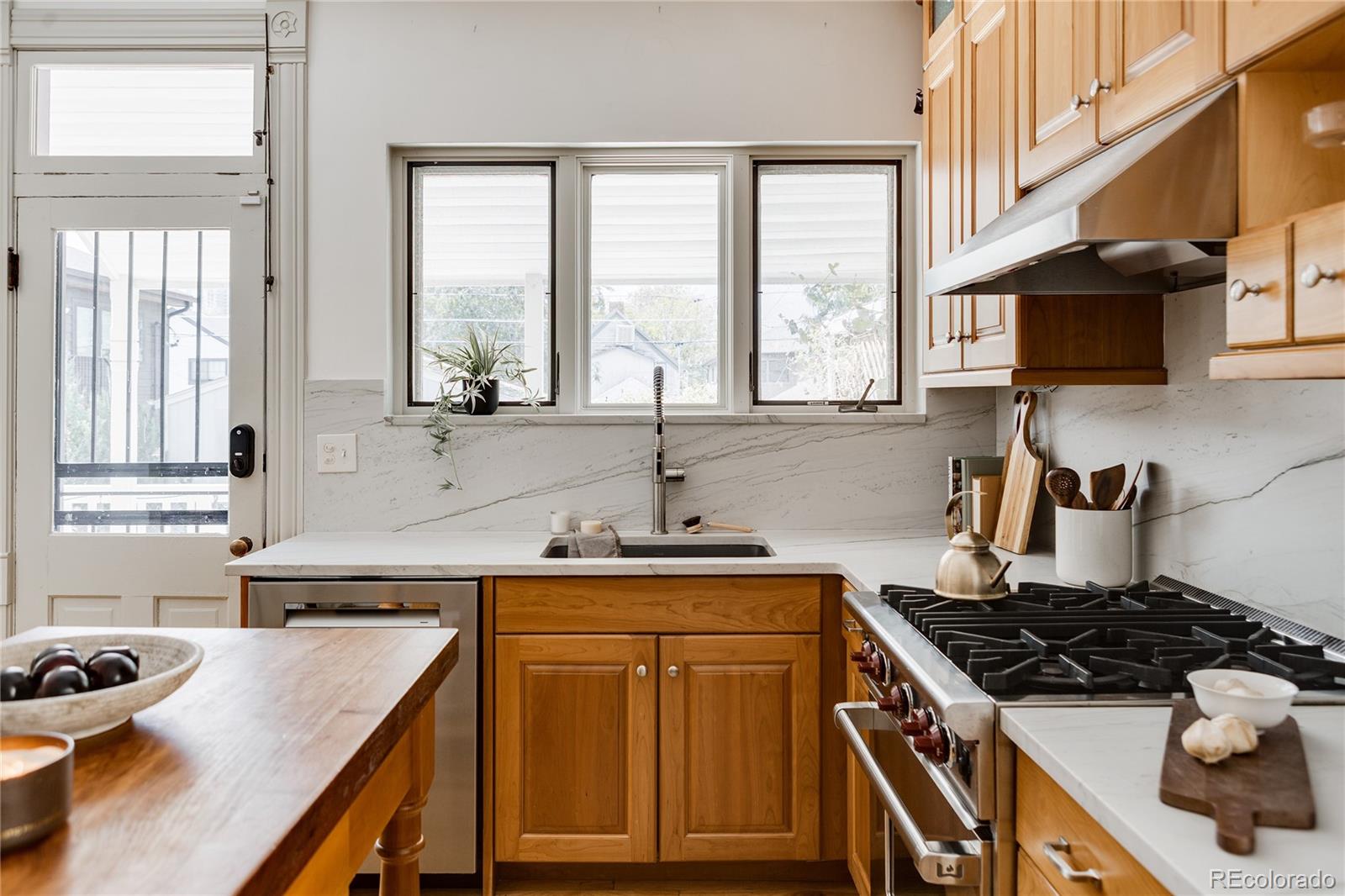 MLS Image #13 for 2339 n emerson street,denver, Colorado