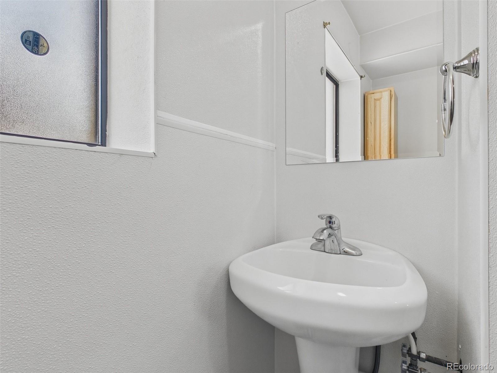 MLS Image #16 for 904 s uravan street,aurora, Colorado
