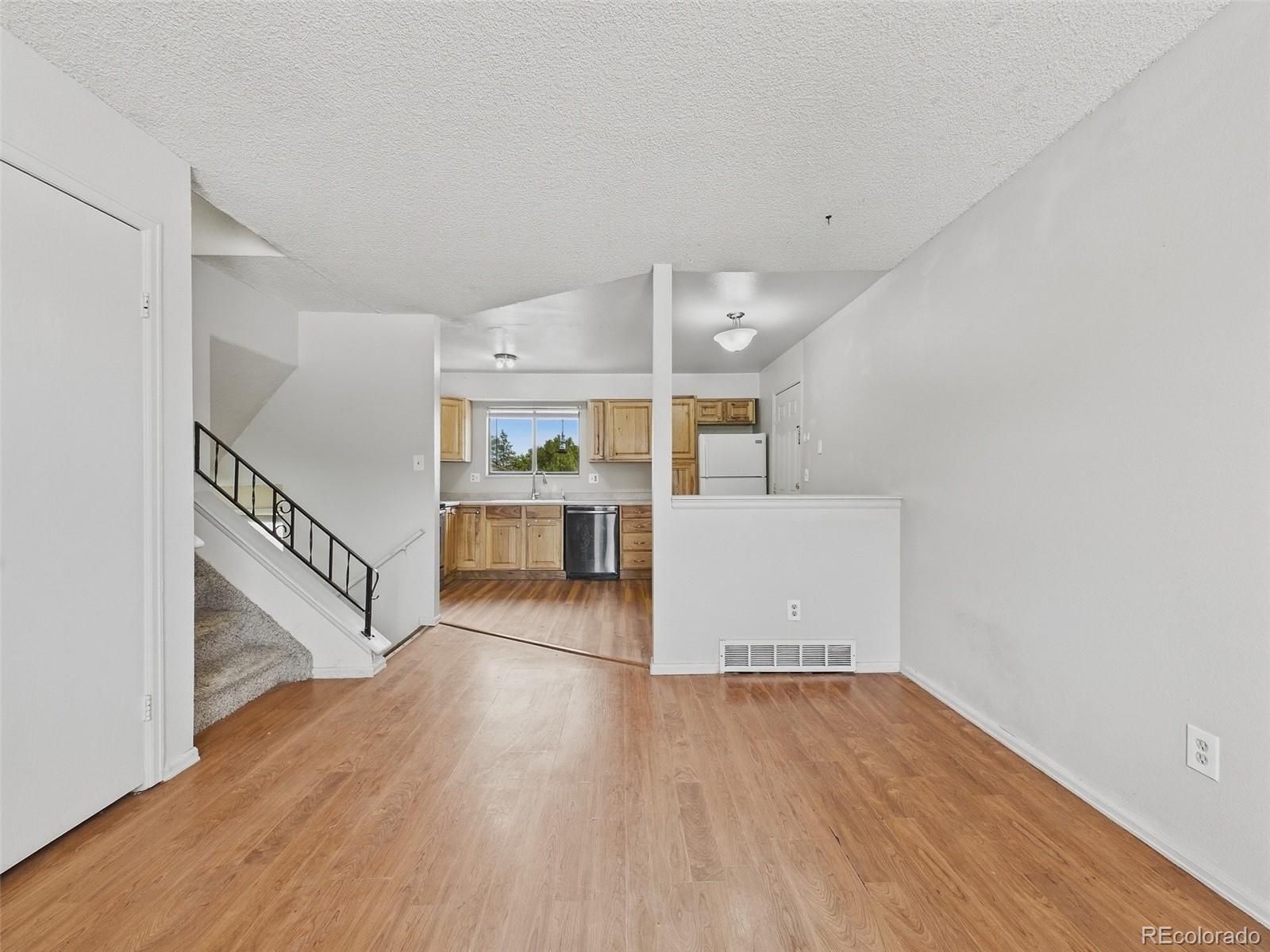 MLS Image #2 for 904 s uravan street,aurora, Colorado
