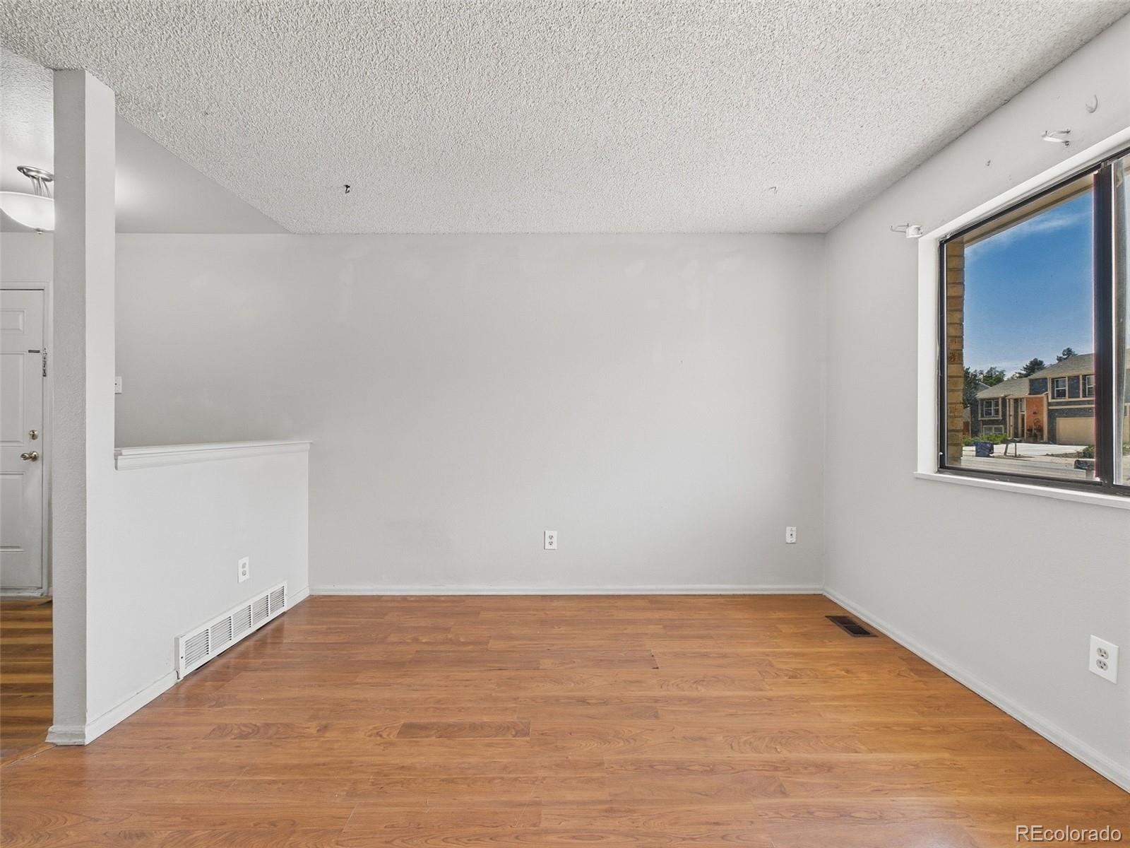 MLS Image #8 for 904 s uravan street,aurora, Colorado