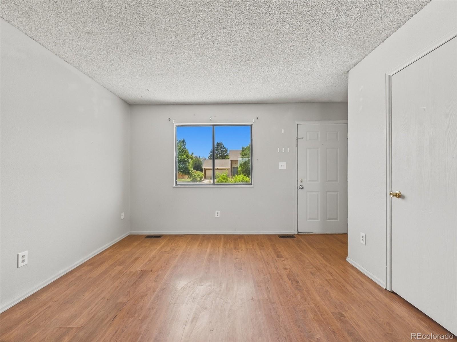 MLS Image #9 for 904 s uravan street,aurora, Colorado