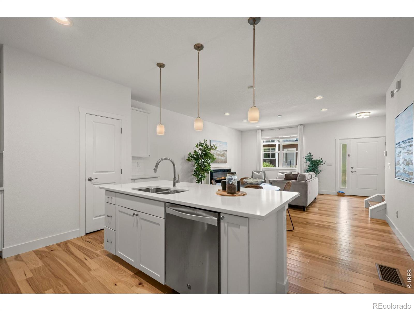 MLS Image #8 for 747  robert street,longmont, Colorado