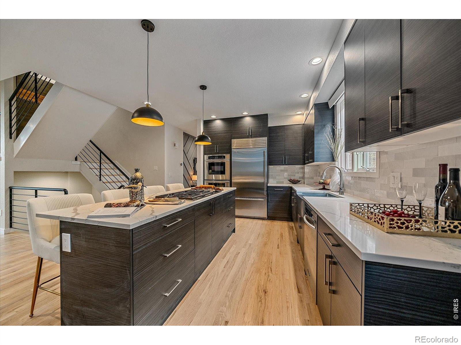 MLS Image #14 for 467  harrison street,denver, Colorado