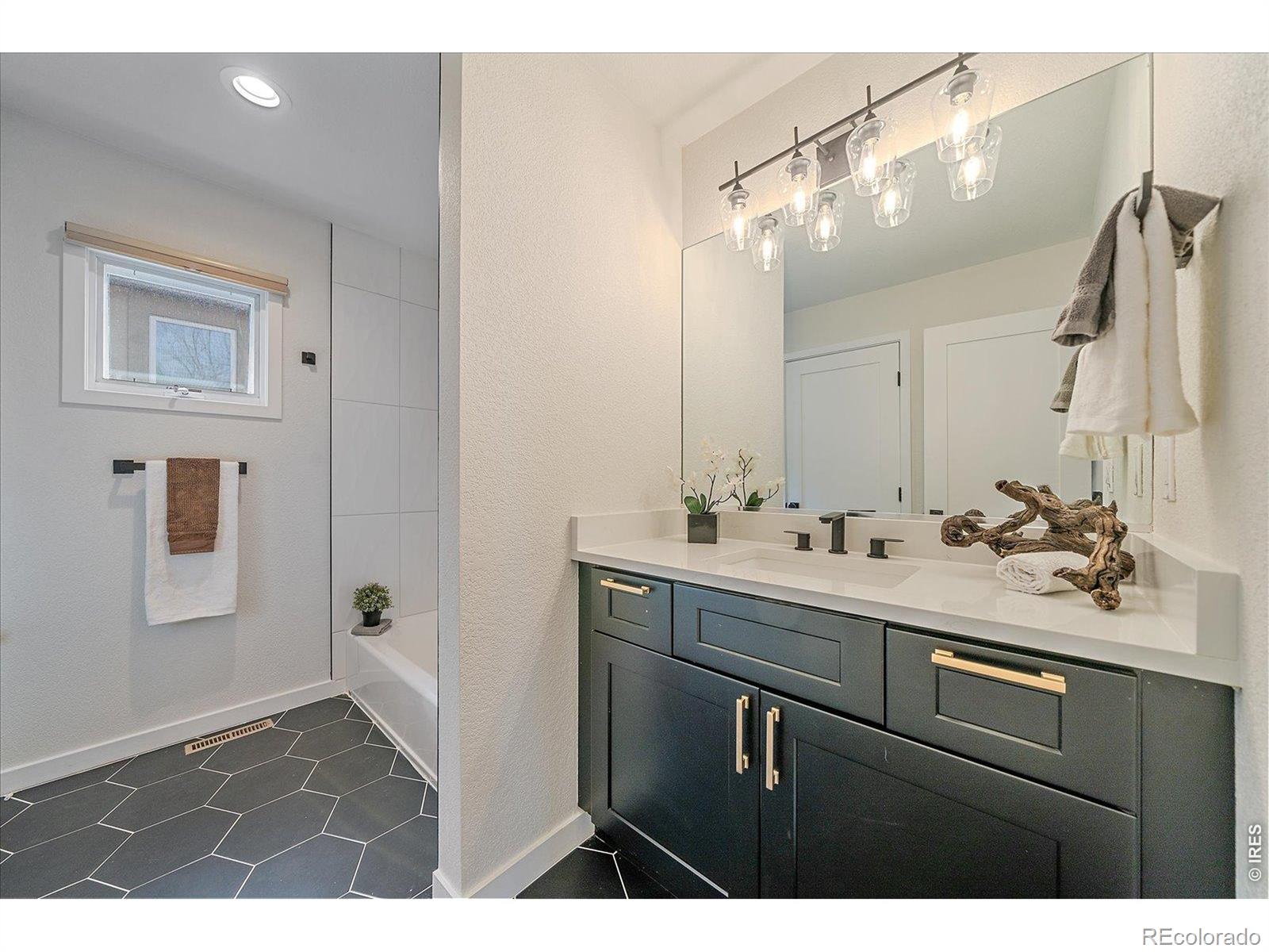 MLS Image #31 for 467  harrison street,denver, Colorado