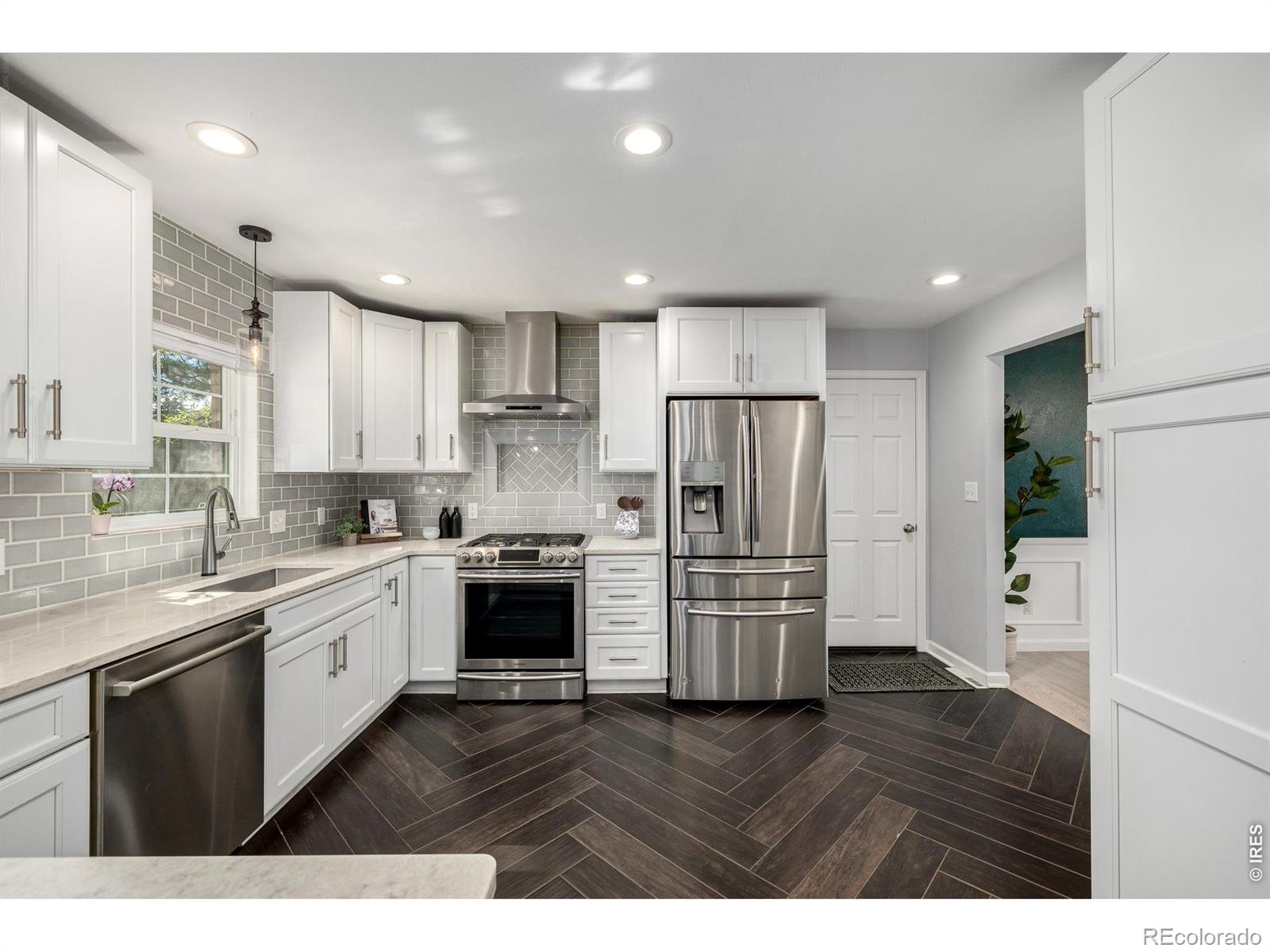 MLS Image #11 for 8630 e kenyon avenue,denver, Colorado